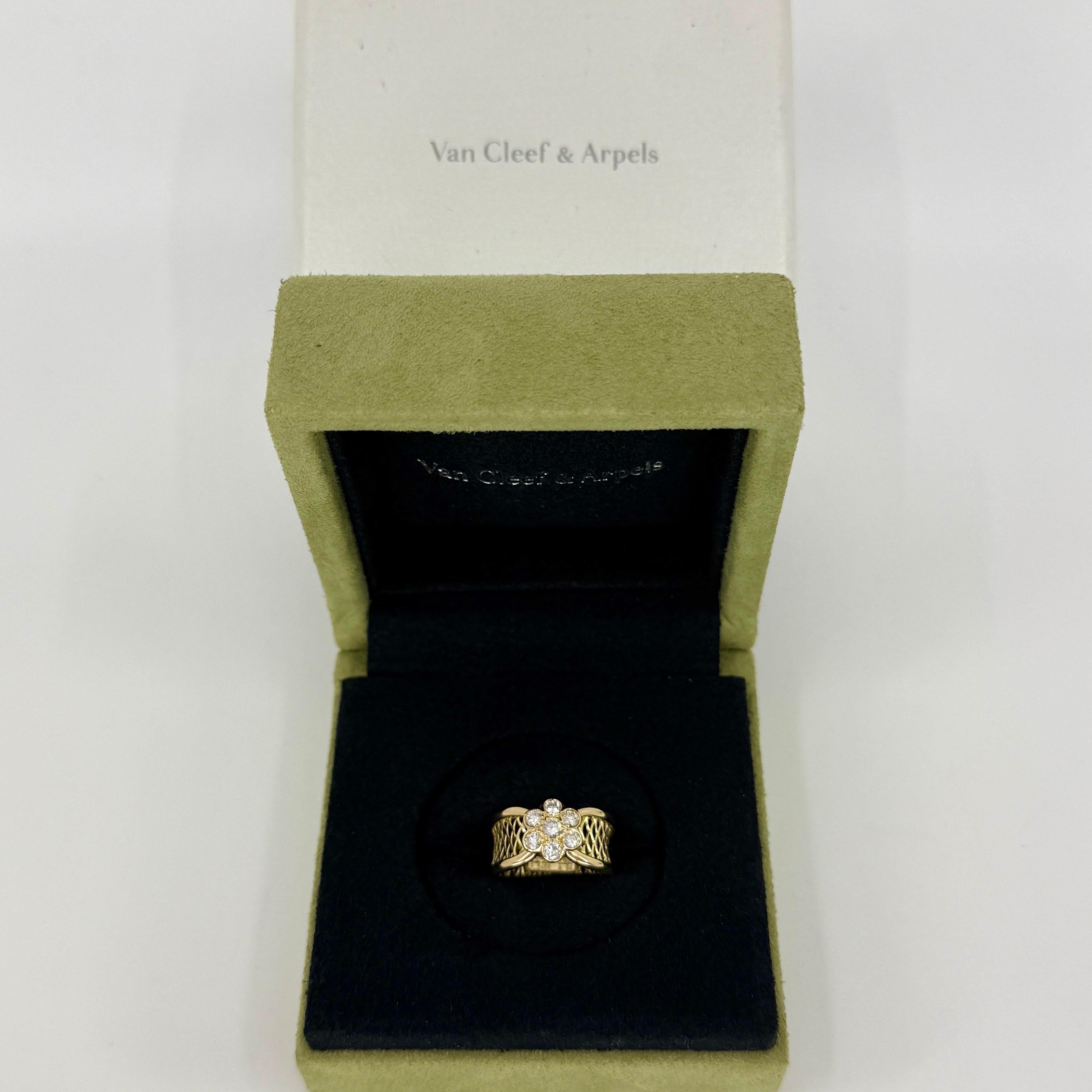 Rare Vintage Van Cleef & Arpels Diamond 18k Yellow Gold Flower Filigree Ring For Sale 6
