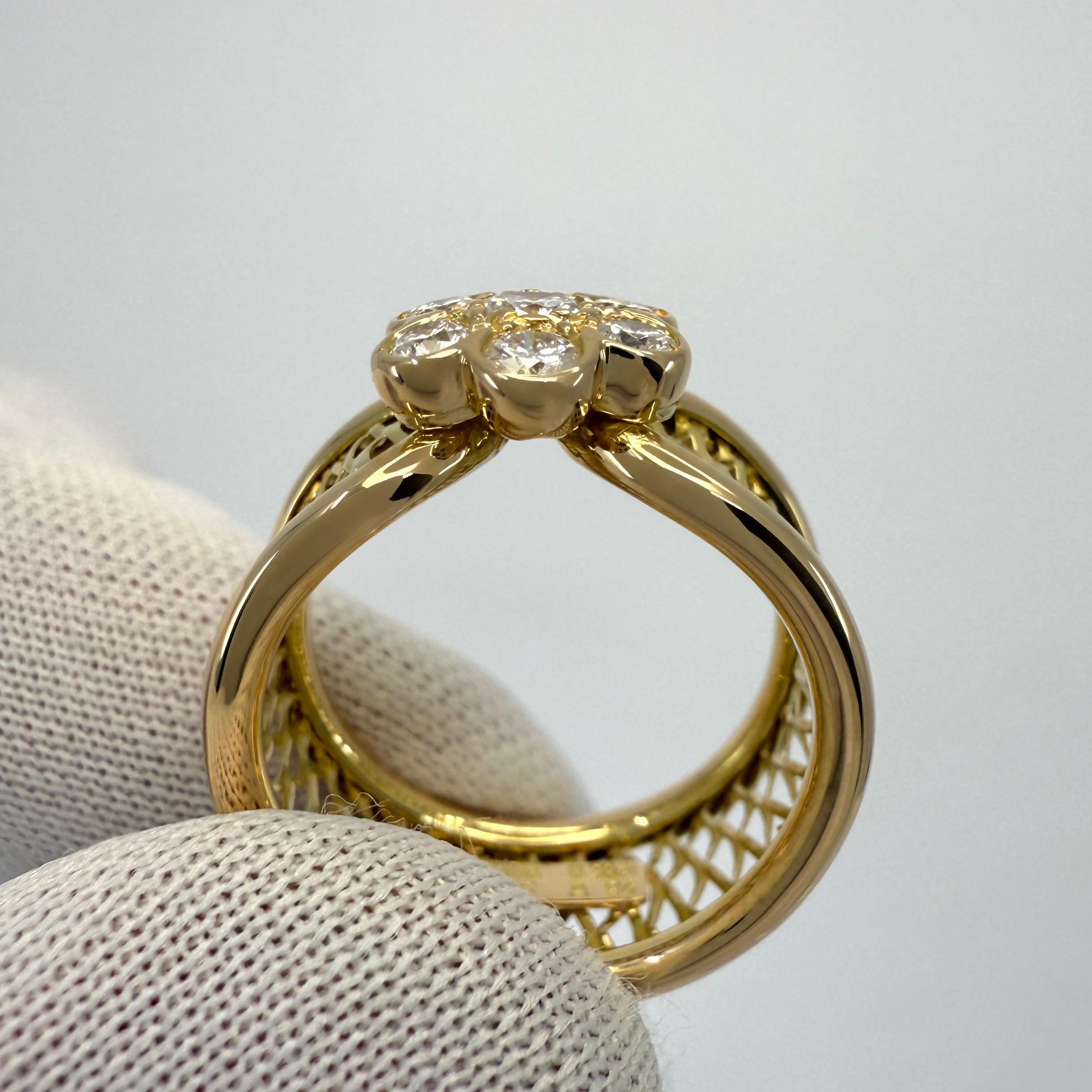 Rare Vintage Van Cleef & Arpels Diamond 18k Yellow Gold Flower Filigree Ring In Excellent Condition For Sale In Birmingham, GB