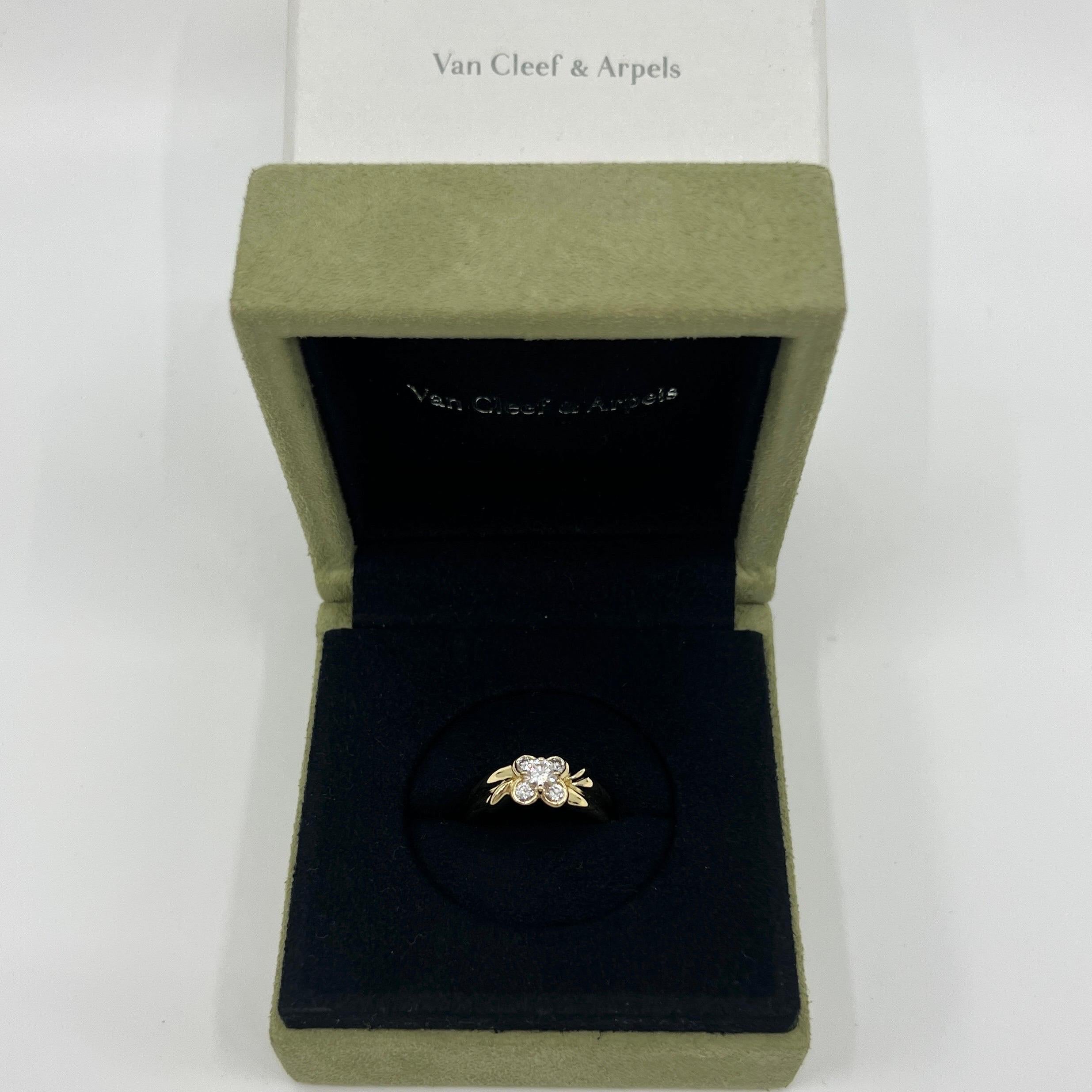 Round Cut Rare Vintage Van Cleef & Arpels Diamond 18k Yellow Gold Flower Onbell Ring