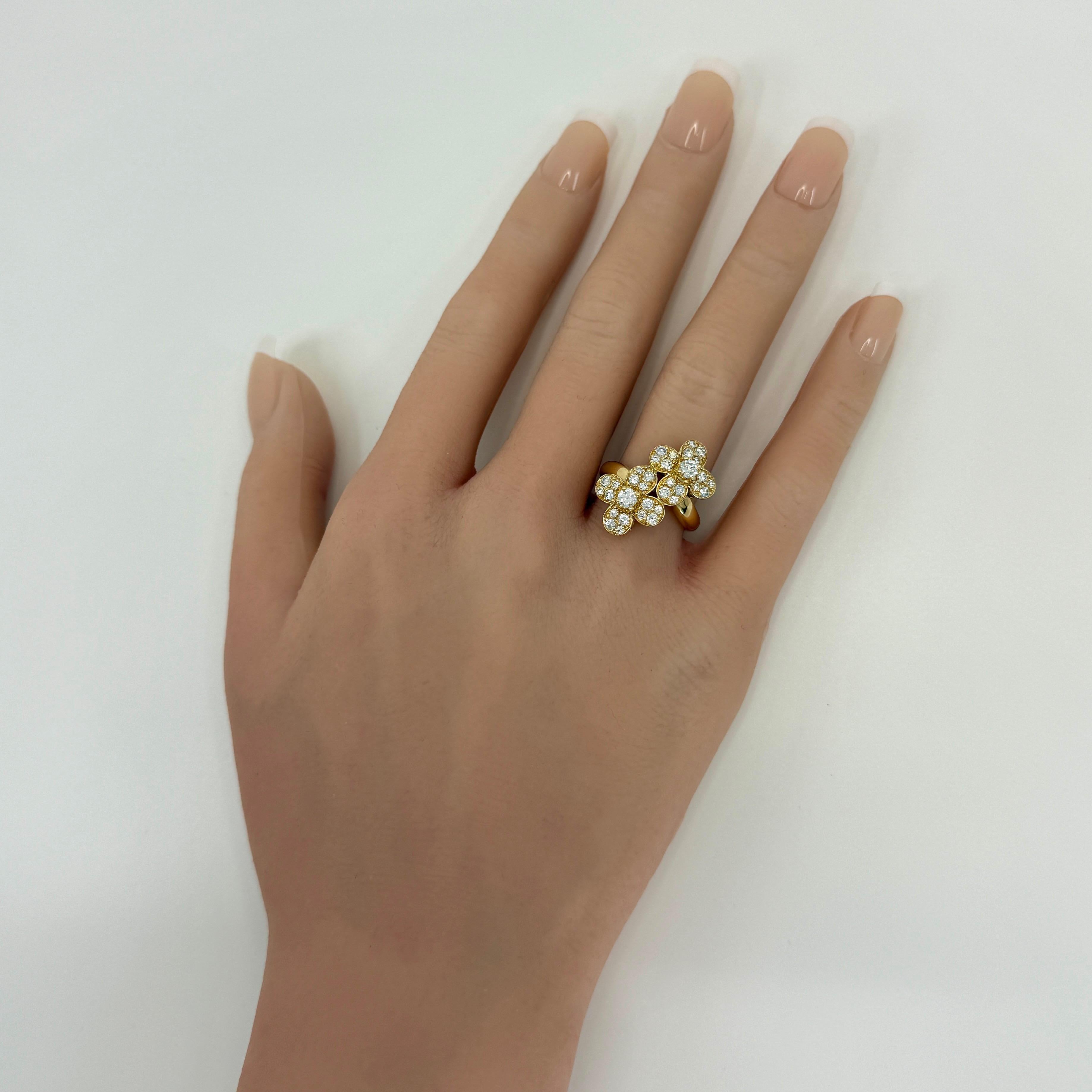 Seltener Vintage By Van Cleef & Arpels Diamond Double Trefle 18k Gold Flower Ring 51 im Angebot 6