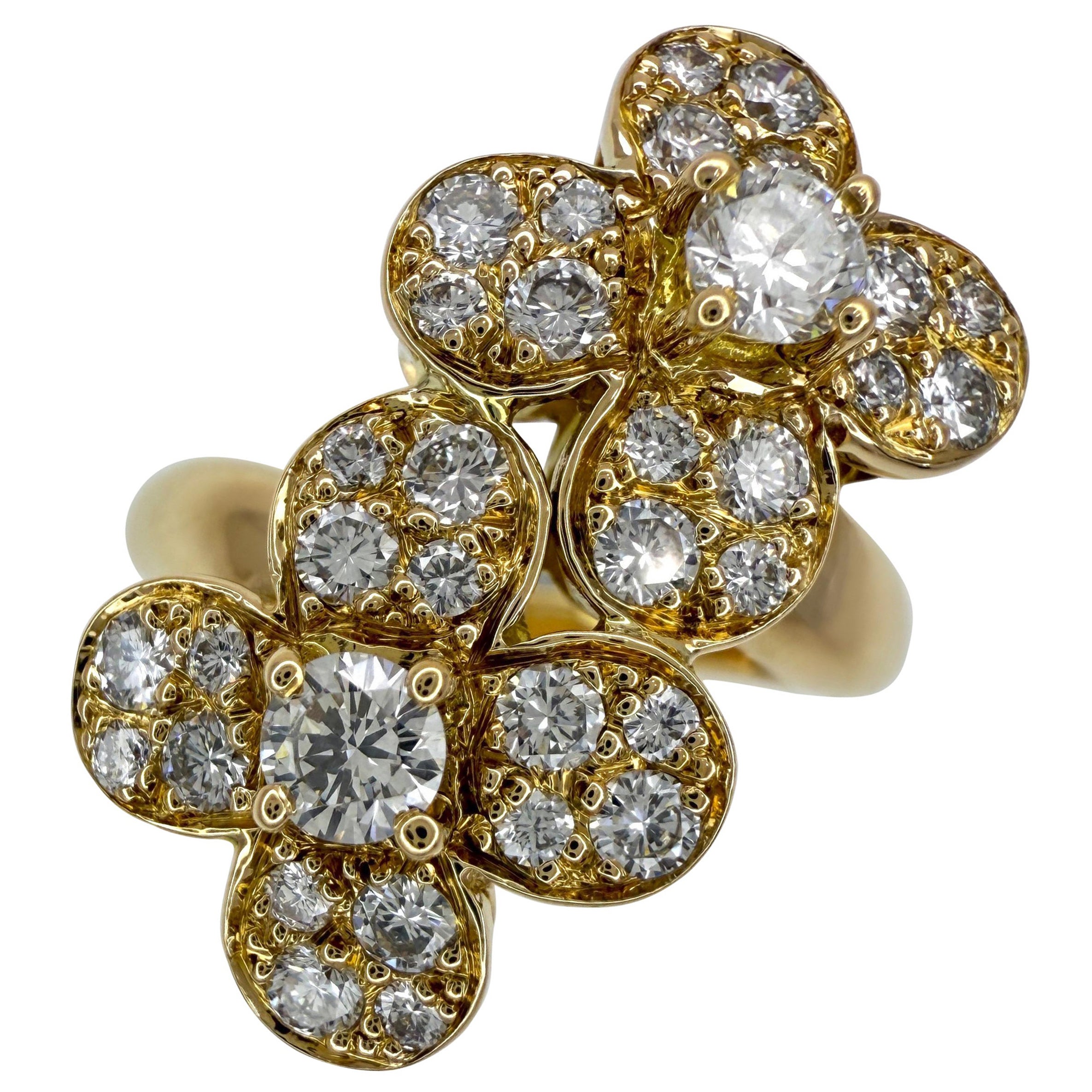 Seltener Vintage By Van Cleef & Arpels Diamond Double Trefle 18k Gold Flower Ring 51 im Angebot