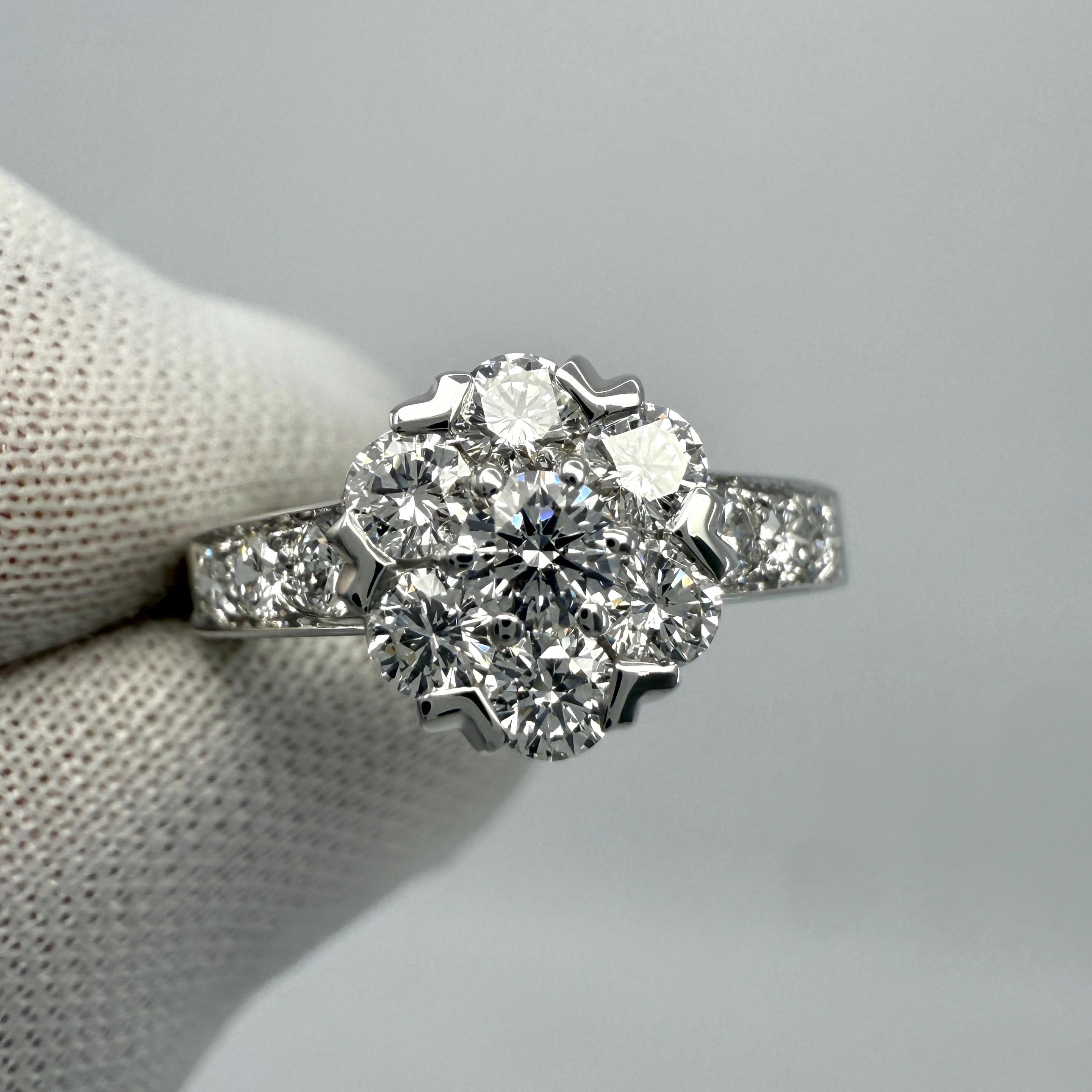 Rare Vintage Van Cleef & Arpels Diamond Fleurette 18k White Gold Flower Ring Excellent état - En vente à Birmingham, GB