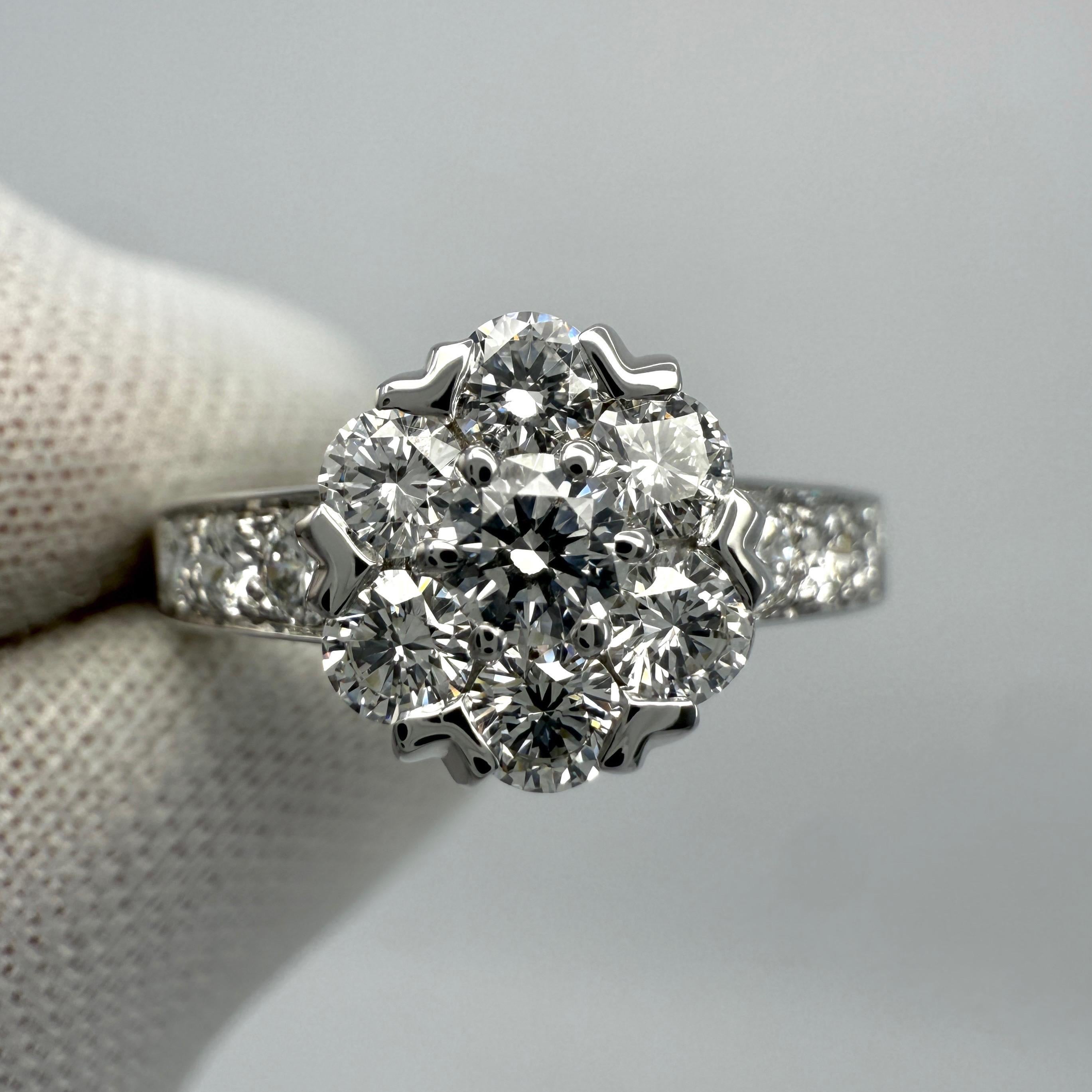 Rare Vintage Van Cleef & Arpels Diamond Fleurette 18k White Gold Flower Ring en vente 2