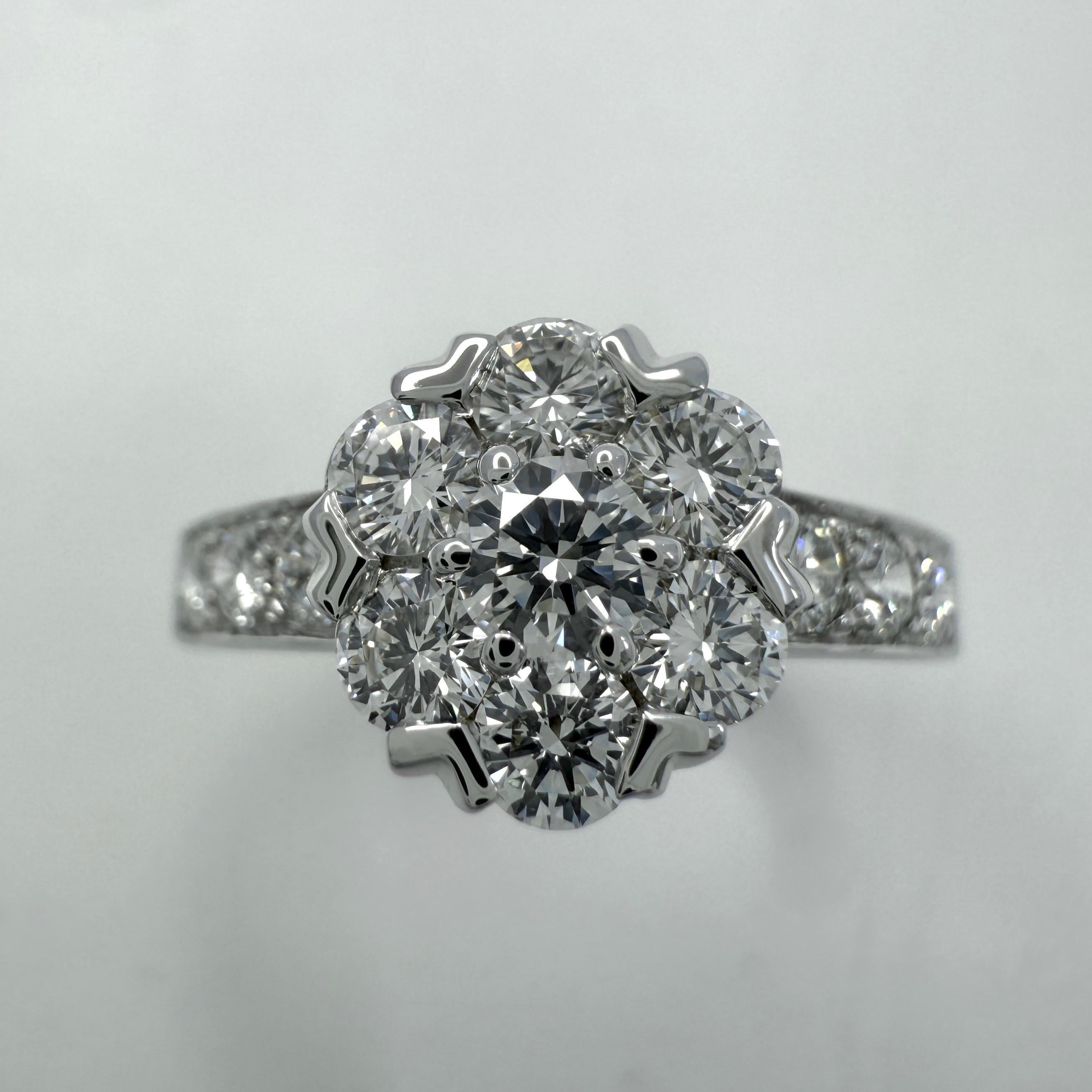 Raro Anillo Vintage Van Cleef & Arpels Flor de Diamante de Oro Blanco de 18k en venta