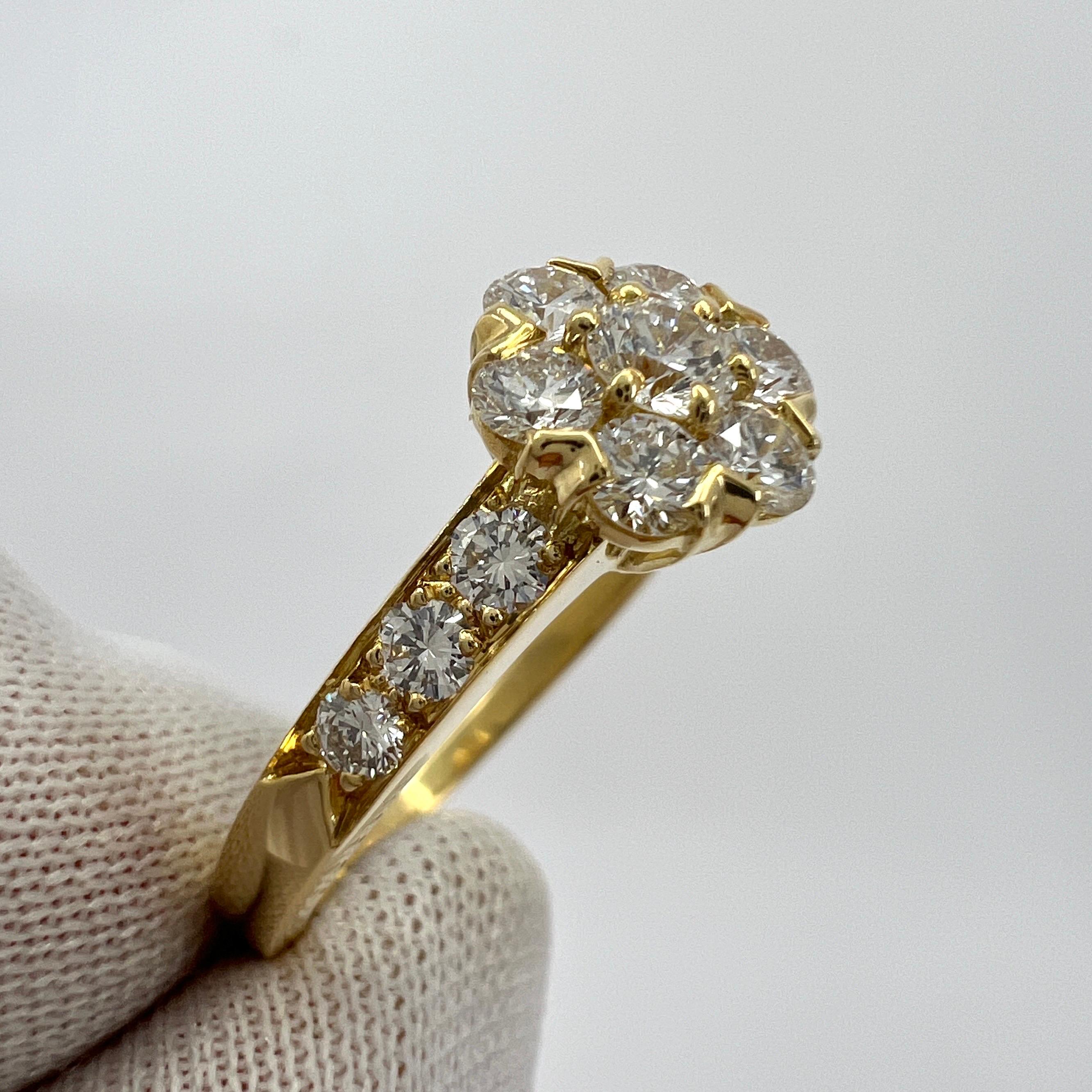 Van Cleef & Arpels, rare bague fleur en or jaune 18 carats avec diamants 4