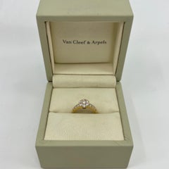 Rare Vintage Van Cleef & Arpels Diamond Fleurette 18k Yellow Gold Flower Ring
