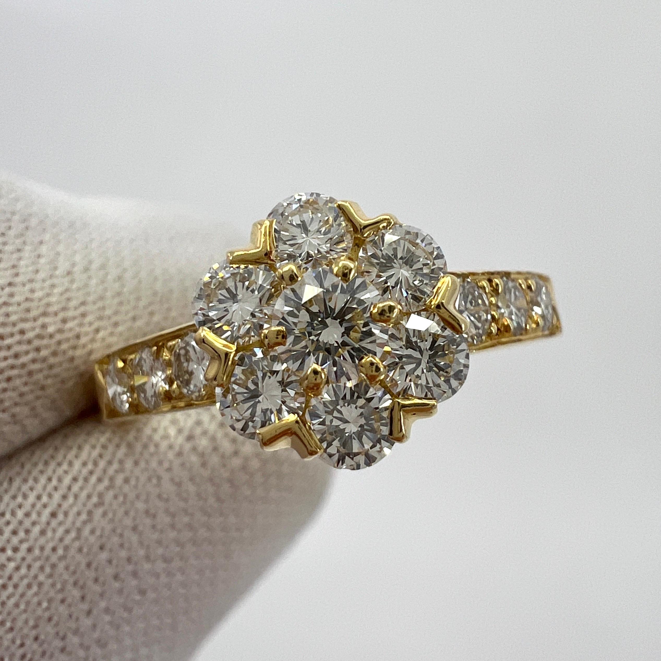 Van Cleef & Arpels, rare bague fleur en or jaune 18 carats avec diamants Excellent état à Birmingham, GB