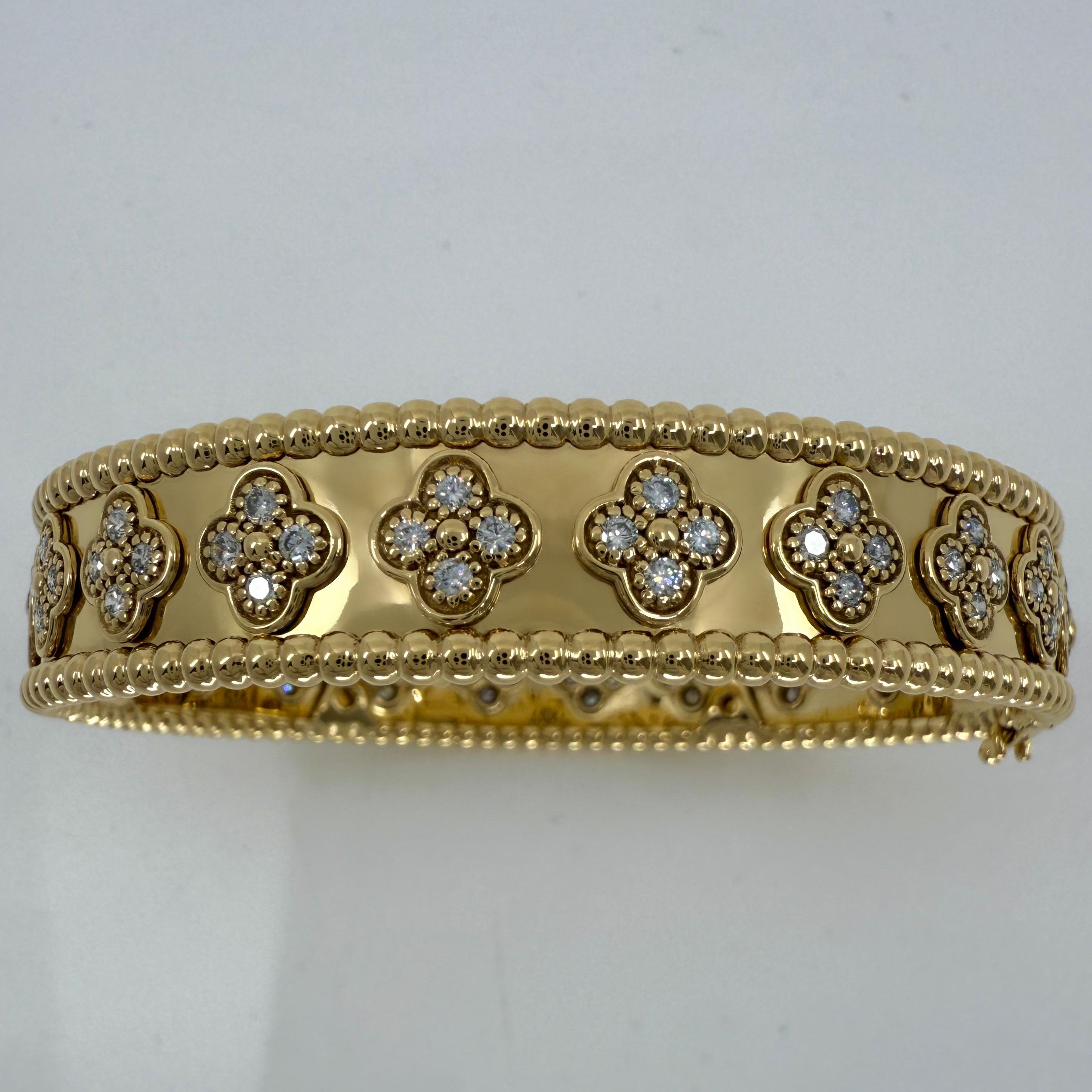 Seltene Vintage Van Cleef & Arpels Diamant Perlee Alhambra 18k Gelbgold-Armband im Angebot 2