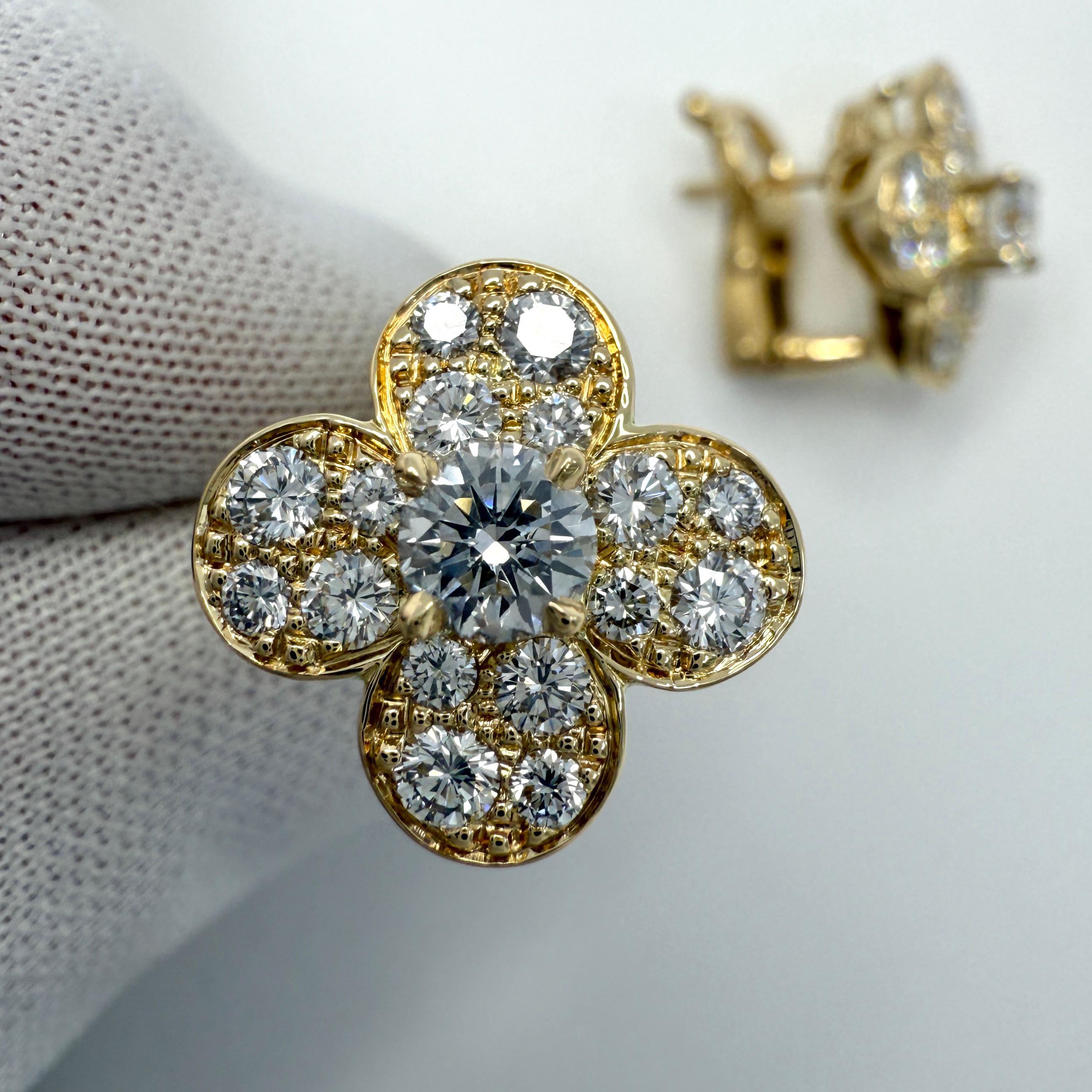 Raro Vintage Van Cleef & Arpels Diamante Trefle Alhambra Flor Pendiente Studs Corte redondo en venta