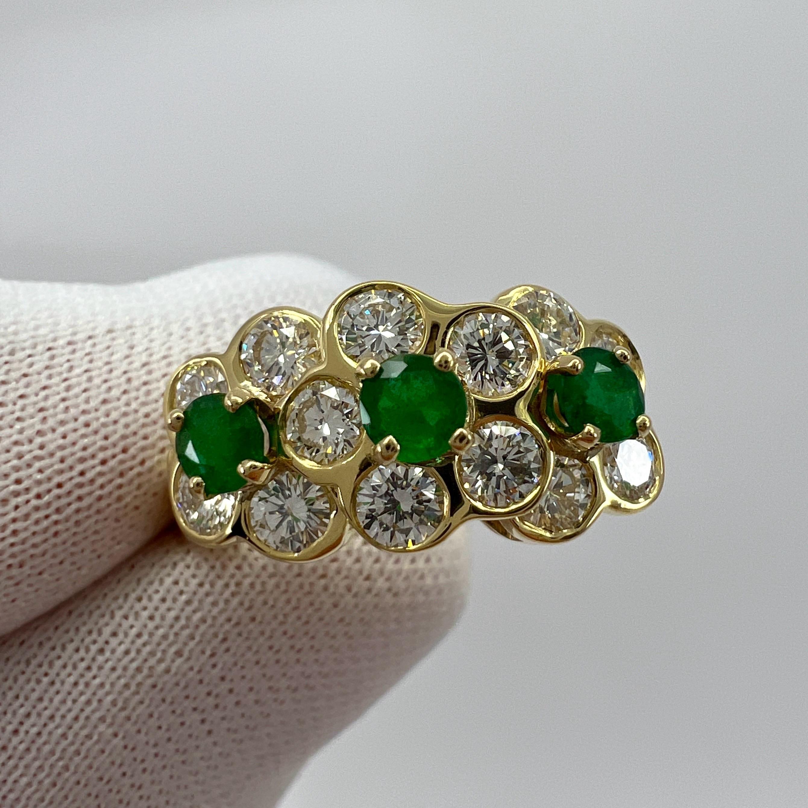 Rare Vintage Van Cleef & Arpels Emerald & Diamond 18k Gold Fleurette Flower Ring For Sale 5