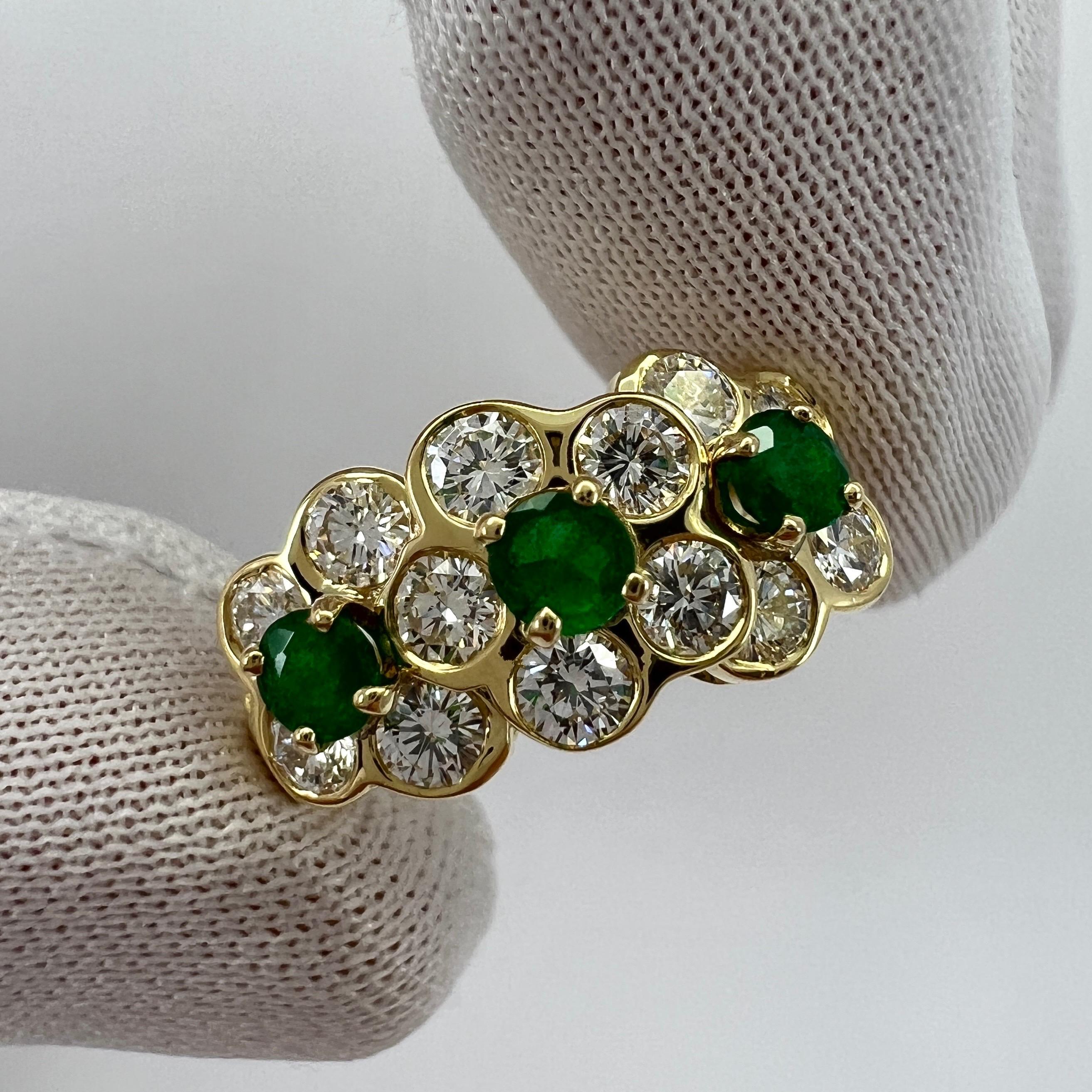 Rare Vintage Van Cleef & Arpels Emerald & Diamond 18k Gold Fleurette Flower Ring In Excellent Condition For Sale In Birmingham, GB