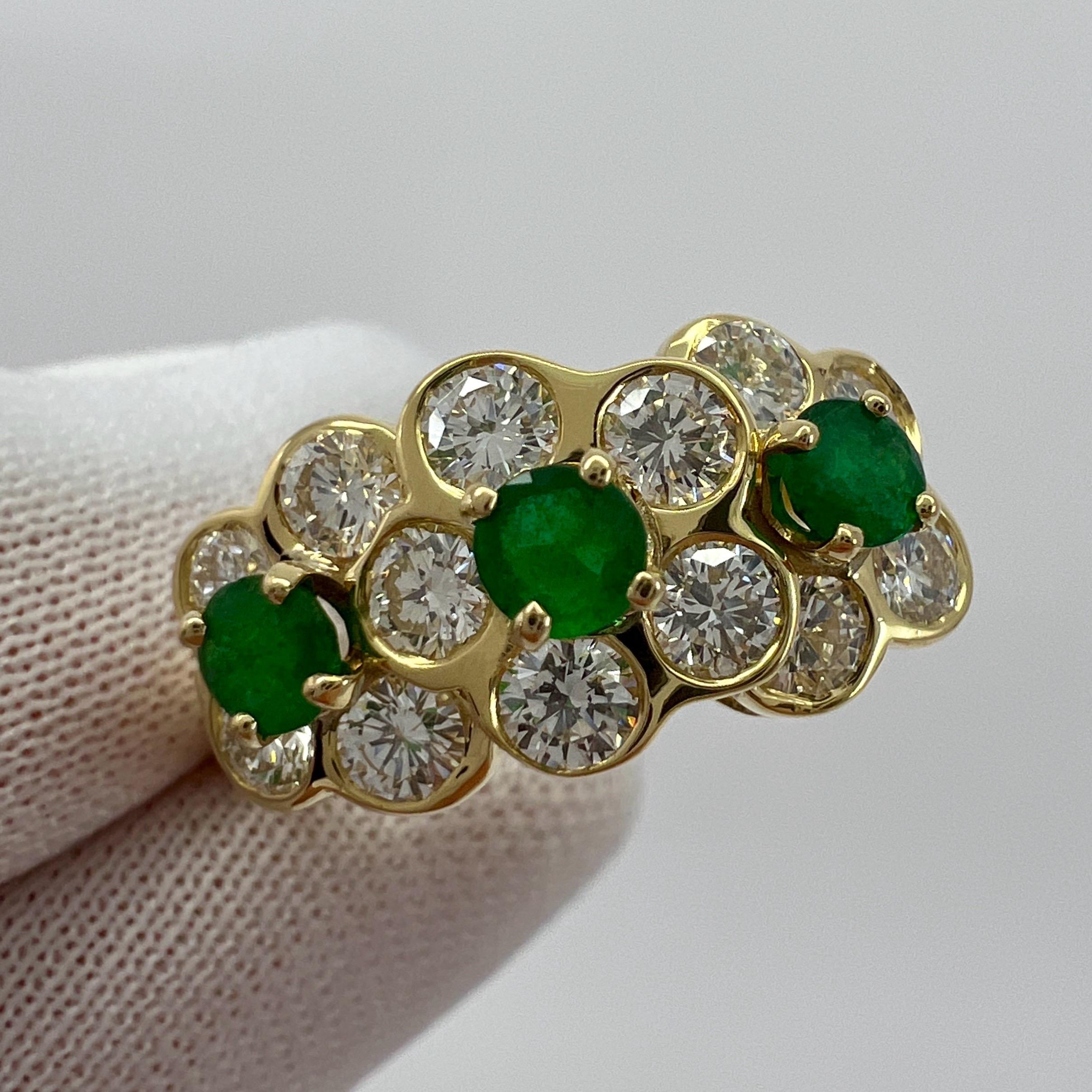 Rare Vintage Van Cleef & Arpels Emerald & Diamond 18k Gold Fleurette Flower Ring For Sale 3