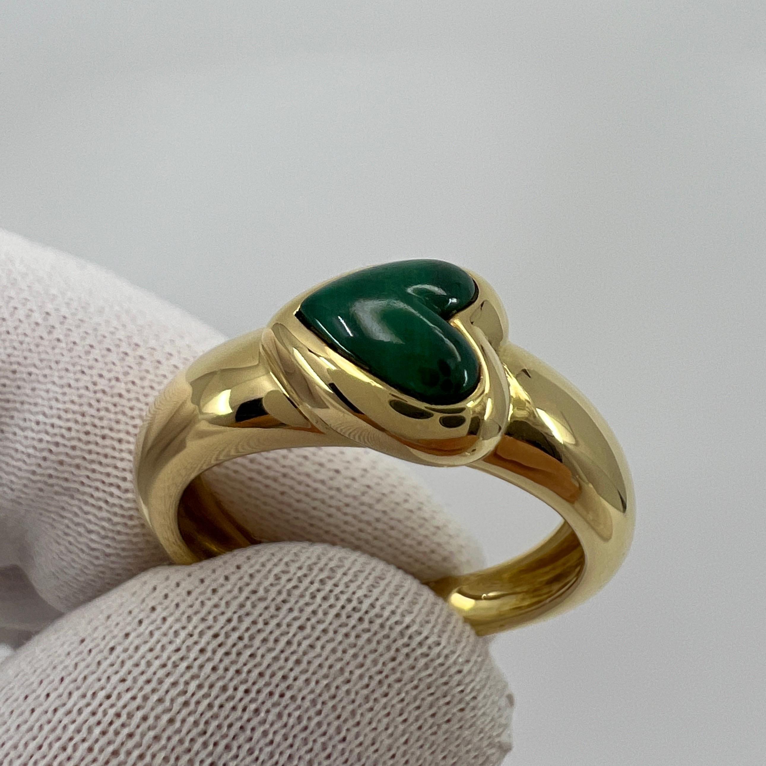 Rare Vintage Van Cleef & Arpels Green Malachite Heart Cut 18k Yellow Gold Ring 3