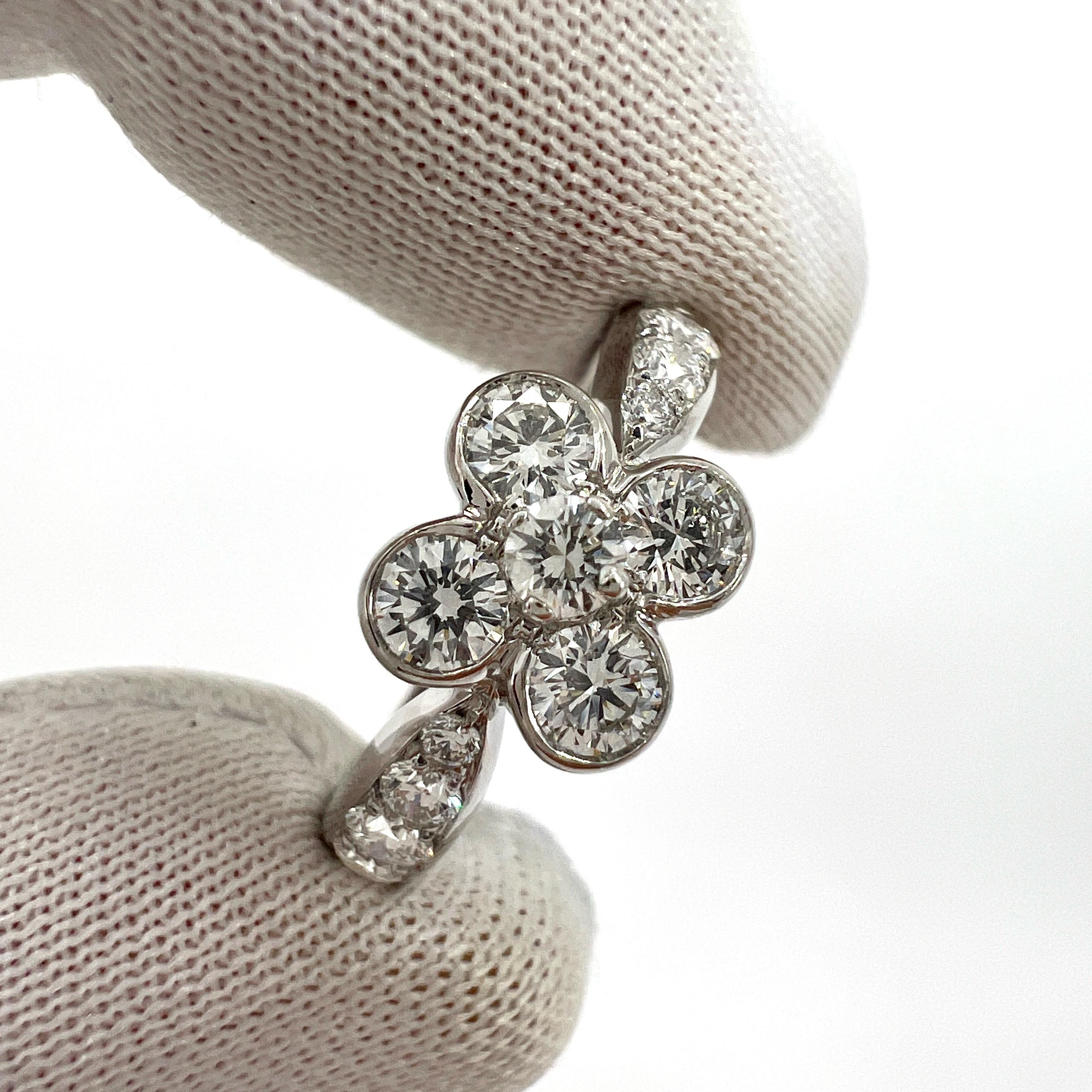 Rare Vintage Van Cleef & Arpels Onbell Diamond 18k White Gold Flower Ring 51 For Sale 2