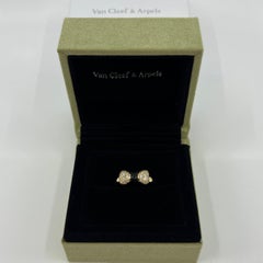 Rare Vintage Van Cleef & Arpels Onyx And Diamond 18k Yellow Gold Ribbon Bow Ring