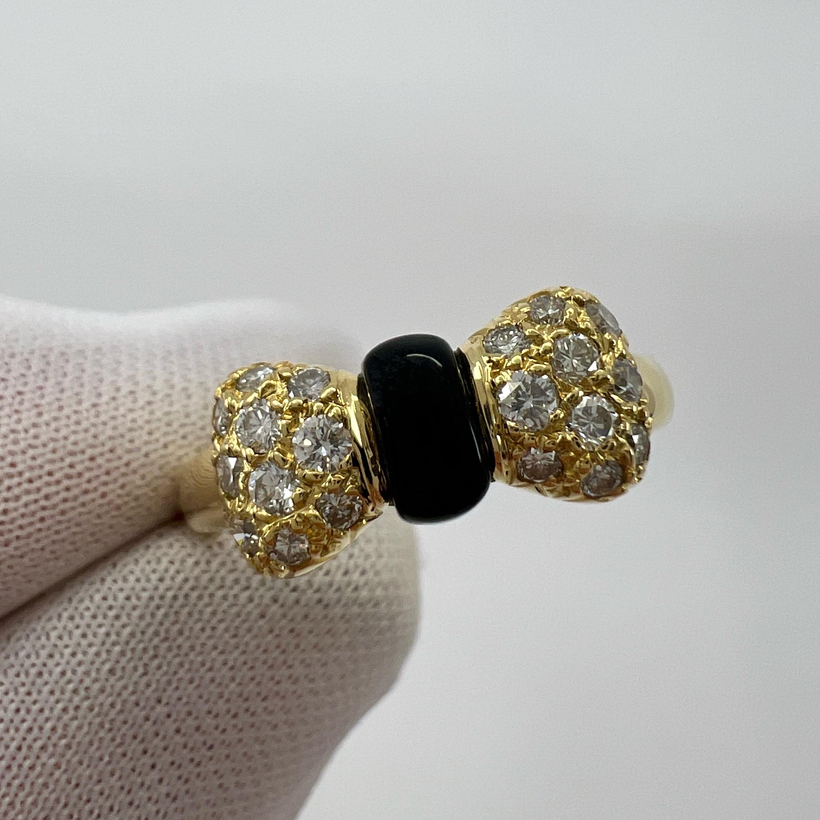 Round Cut Rare Vintage Van Cleef & Arpels Onyx And Diamond 18k Yellow Gold Ribbon Bow Ring For Sale