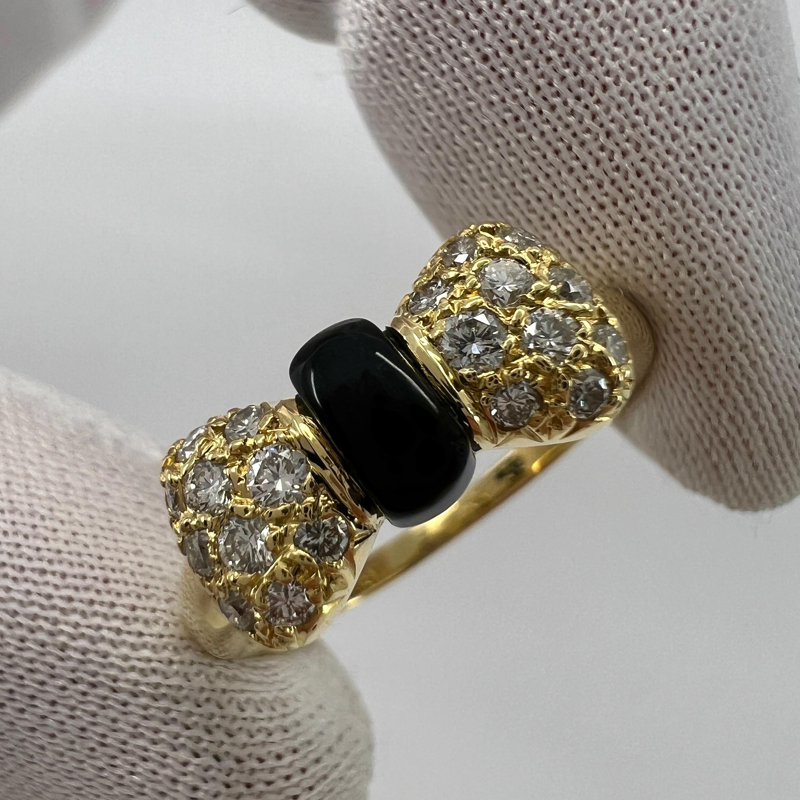 Rare Vintage Van Cleef & Arpels Onyx And Diamond 18k Yellow Gold Ribbon Bow Ring In Excellent Condition For Sale In Birmingham, GB