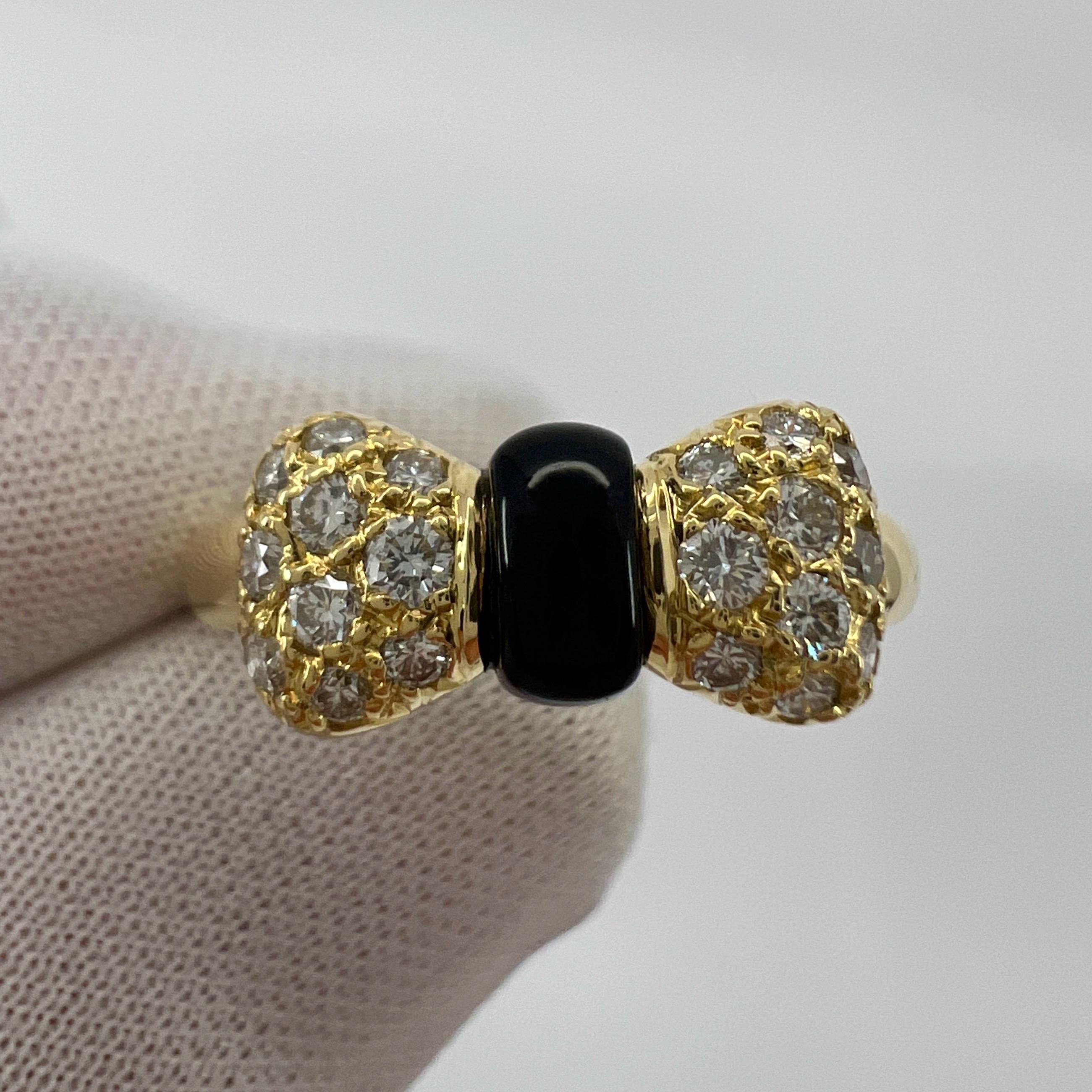 Rare Vintage Van Cleef & Arpels Onyx And Diamond 18k Yellow Gold Ribbon Bow Ring For Sale 1