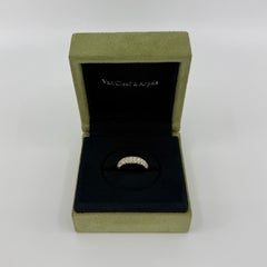 Raro anillo vintage Van Cleef & Arpels con pavé de diamantes y cúpula en oro amarillo de 18k