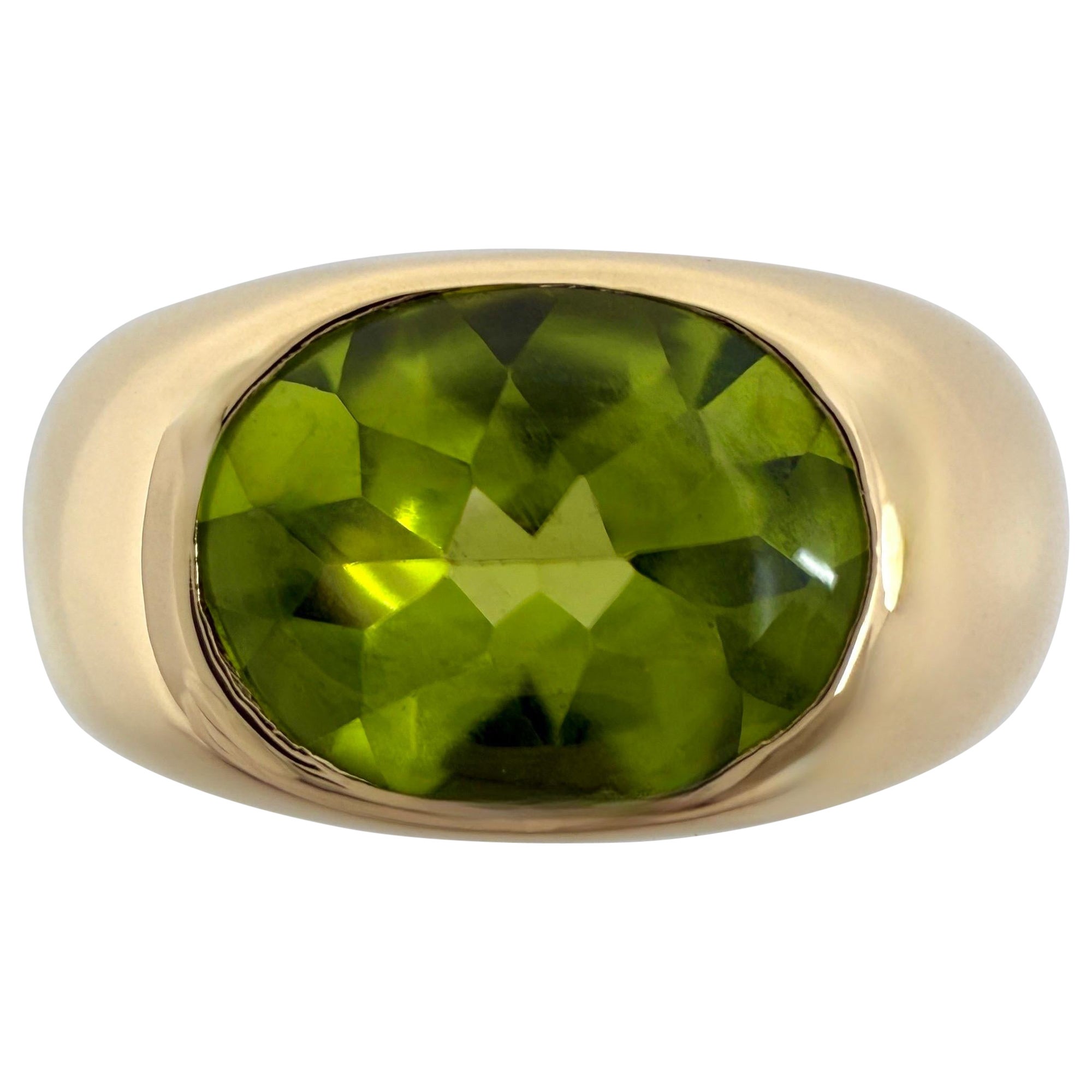 Rare Vintage Van Cleef 
Arpels Peridot Oval 18k Gold Signet Bezel Rubover Ring For Sale