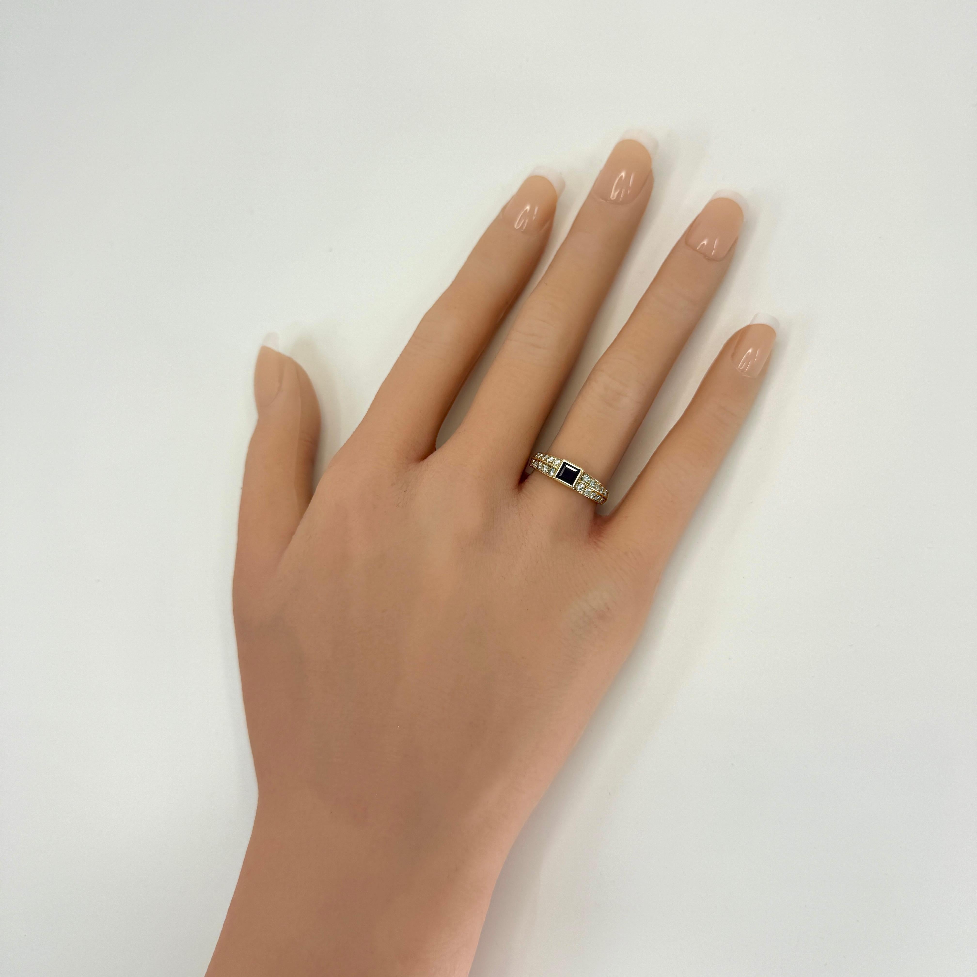 Women's or Men's Rare Vintage Van Cleef & Arpels Princess Cut Ruby & Diamond 18k Yellow Gold Ring For Sale