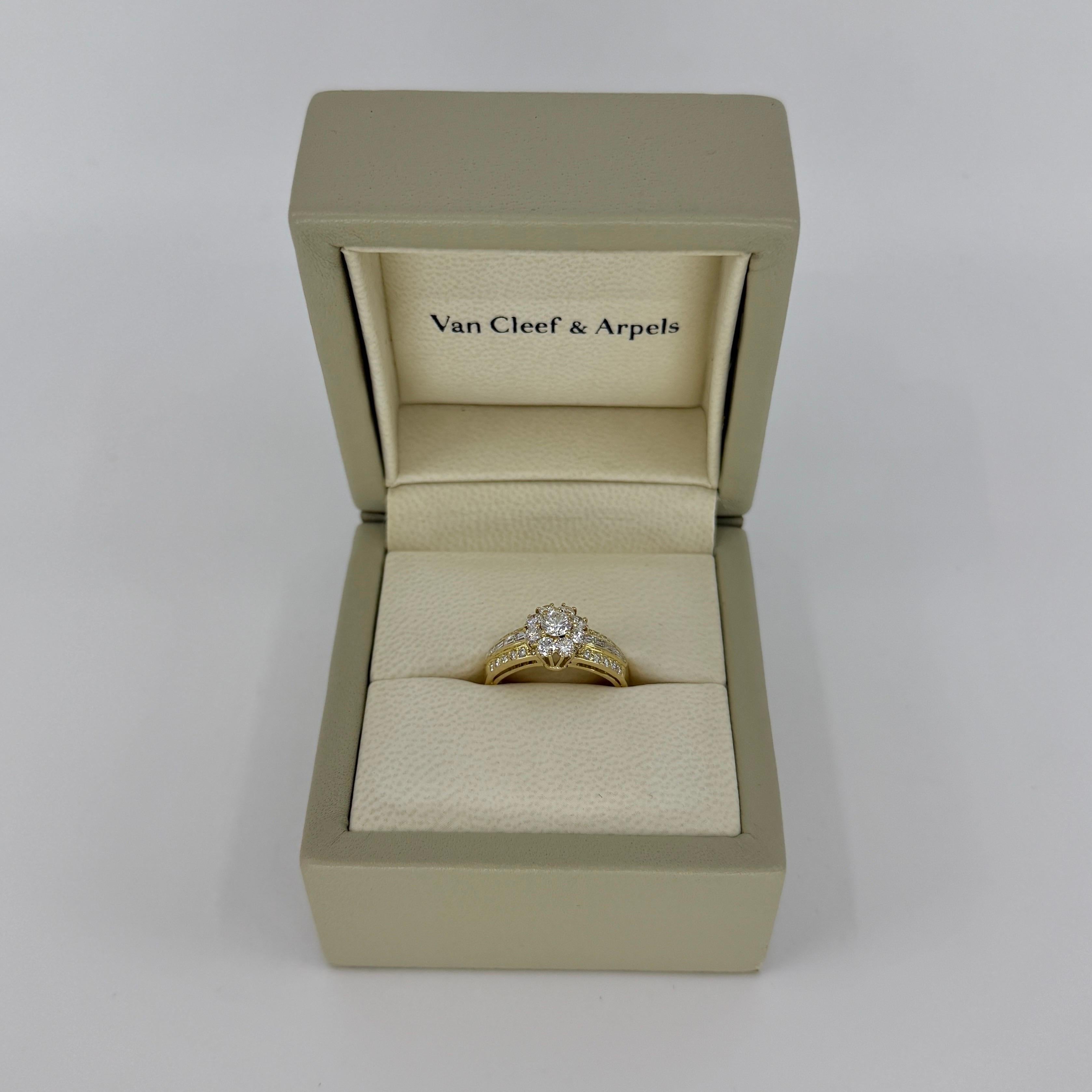Raro anello d'epoca Van Cleef & Arpels con diamanti tondi e baguette a fiore Fleurette in vendita 5
