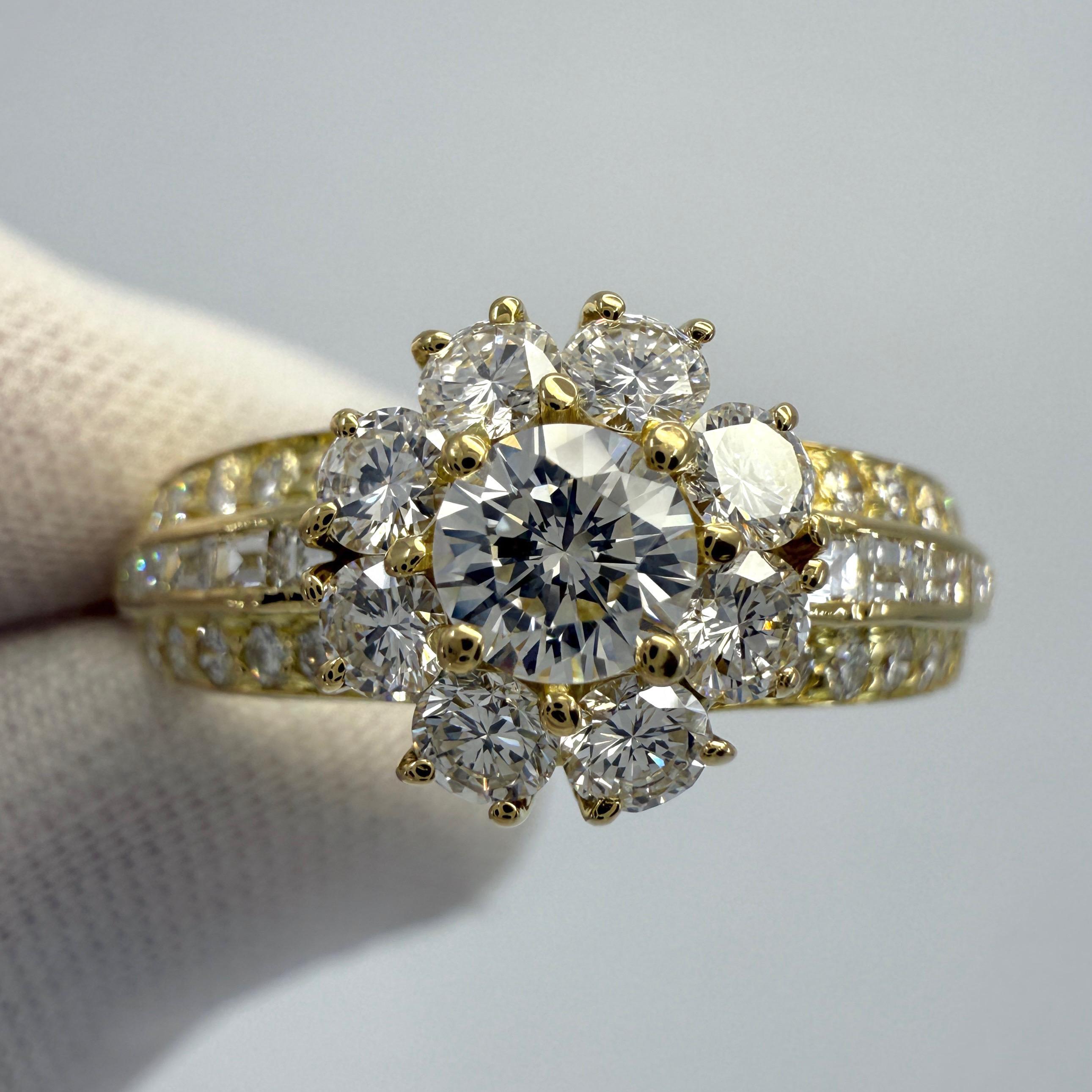 Taglio rotondo Raro anello d'epoca Van Cleef & Arpels con diamanti tondi e baguette a fiore Fleurette in vendita