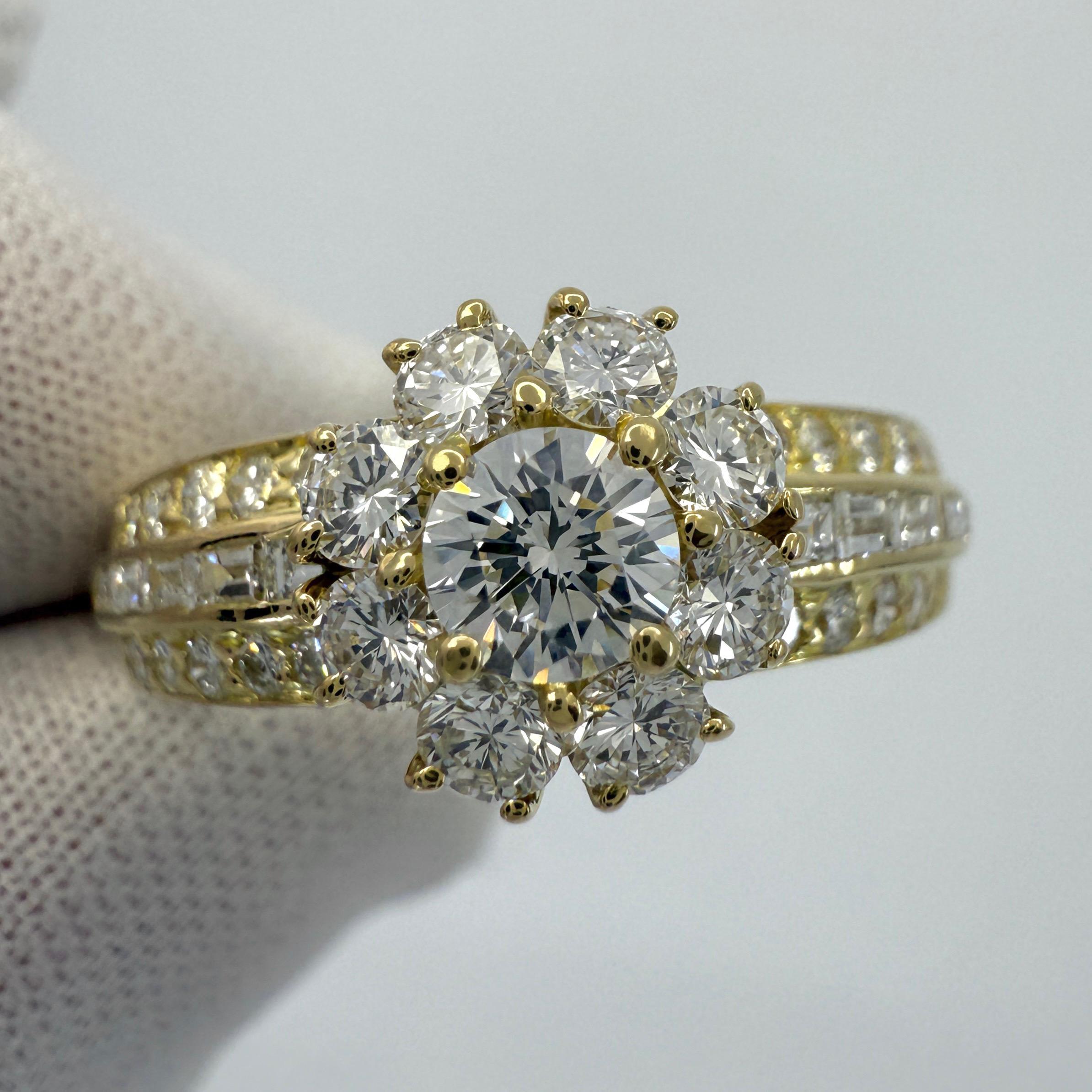 Raro anello d'epoca Van Cleef & Arpels con diamanti tondi e baguette a fiore Fleurette in vendita 1