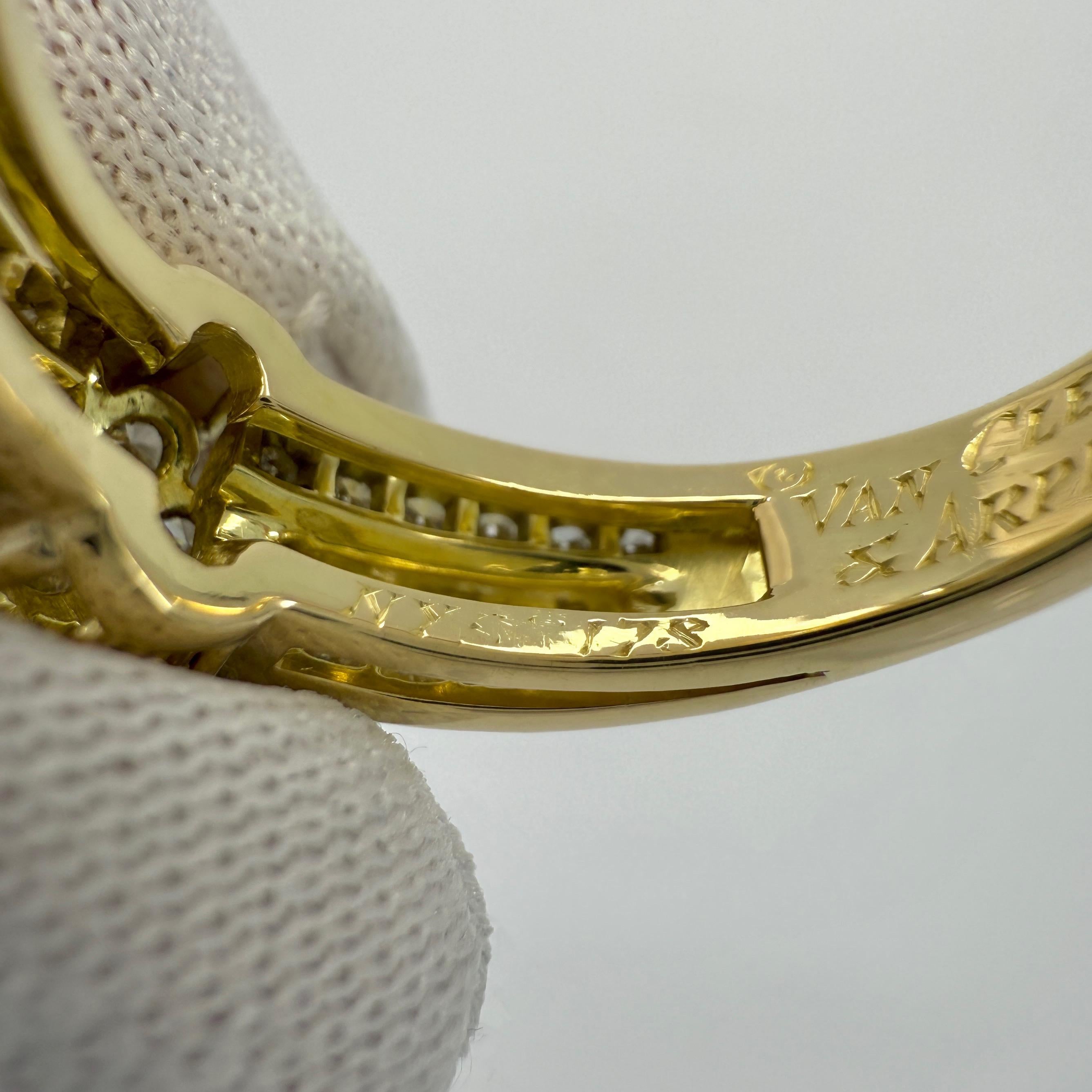 Raro anello d'epoca Van Cleef & Arpels con diamanti tondi e baguette a fiore Fleurette in vendita 4
