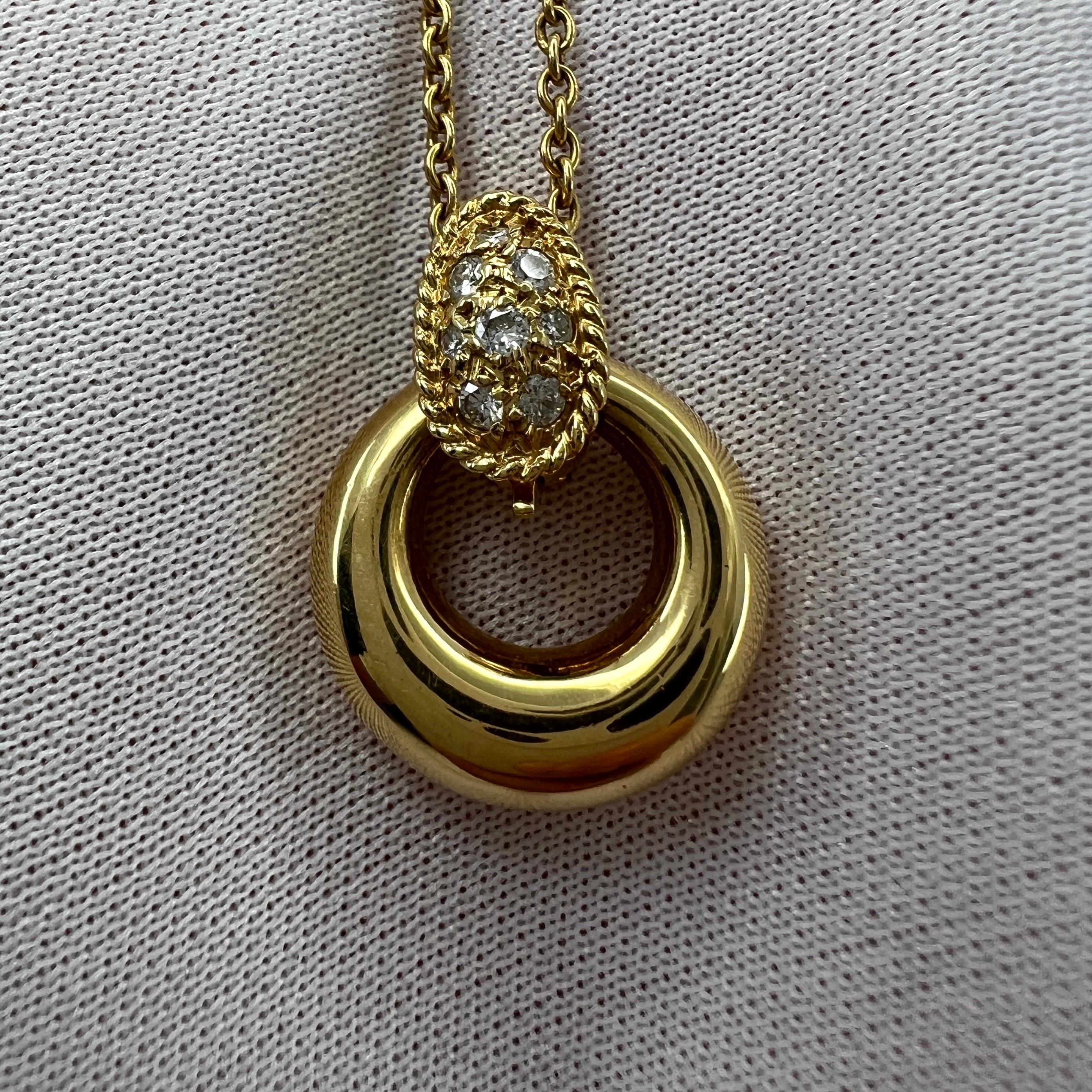 Women's or Men's Rare Vintage Van Cleef & Arpels Round Diamond 18k Yellow Gold Pendant Necklace For Sale