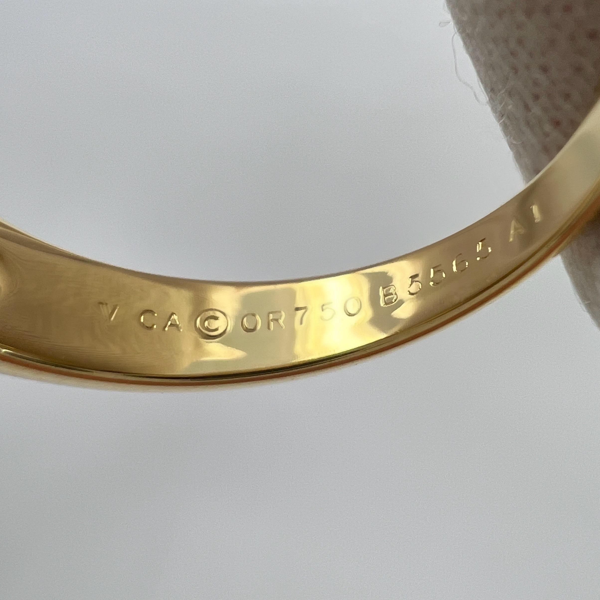 Raro anello d'epoca Van Cleef & Arpels con diamante rotondo e tre pietre in oro giallo 18 ct. in vendita 3