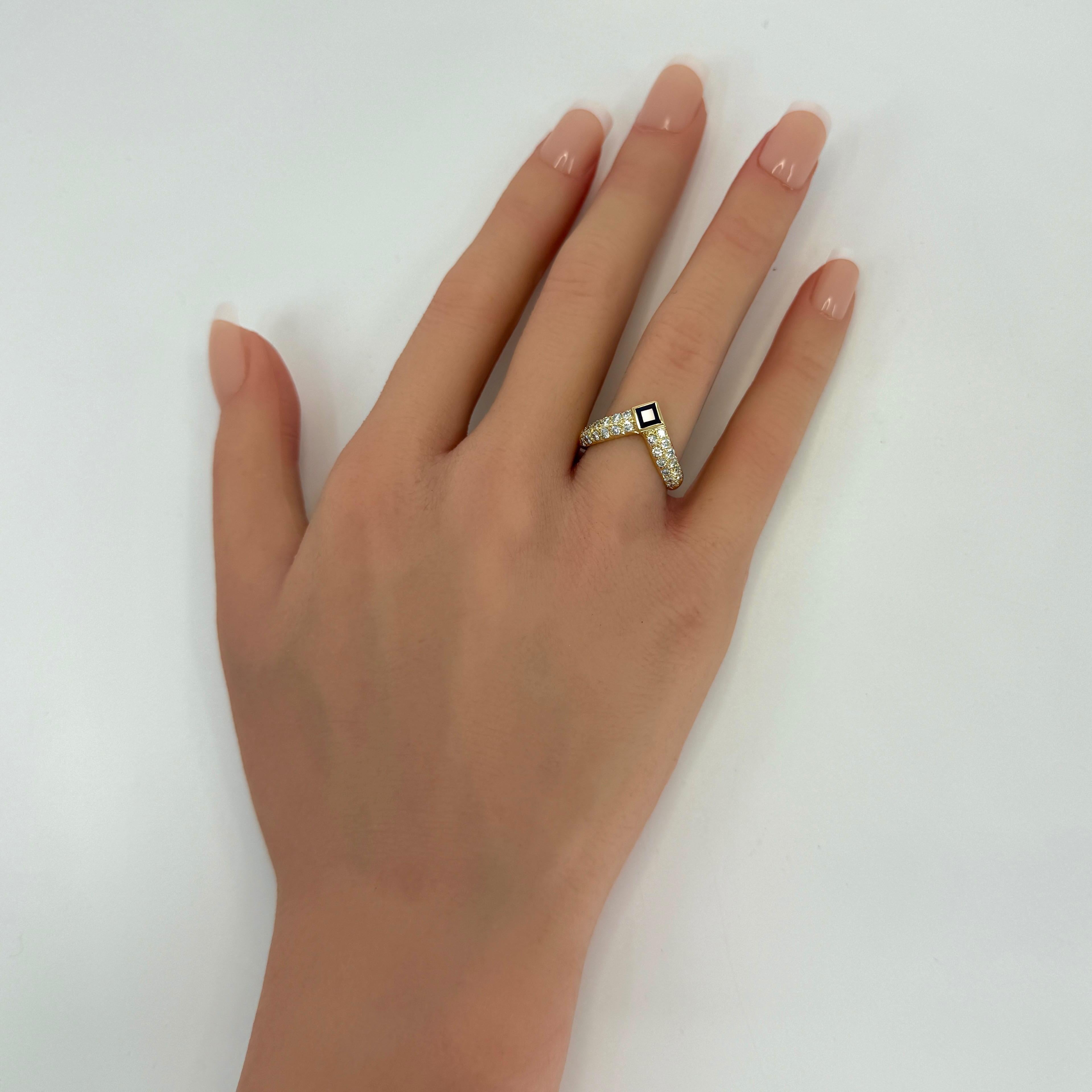 Van Cleef & Arpels Rare bague empilable vintage en or jaune 18 carats avec rubis et diamants en vente 4