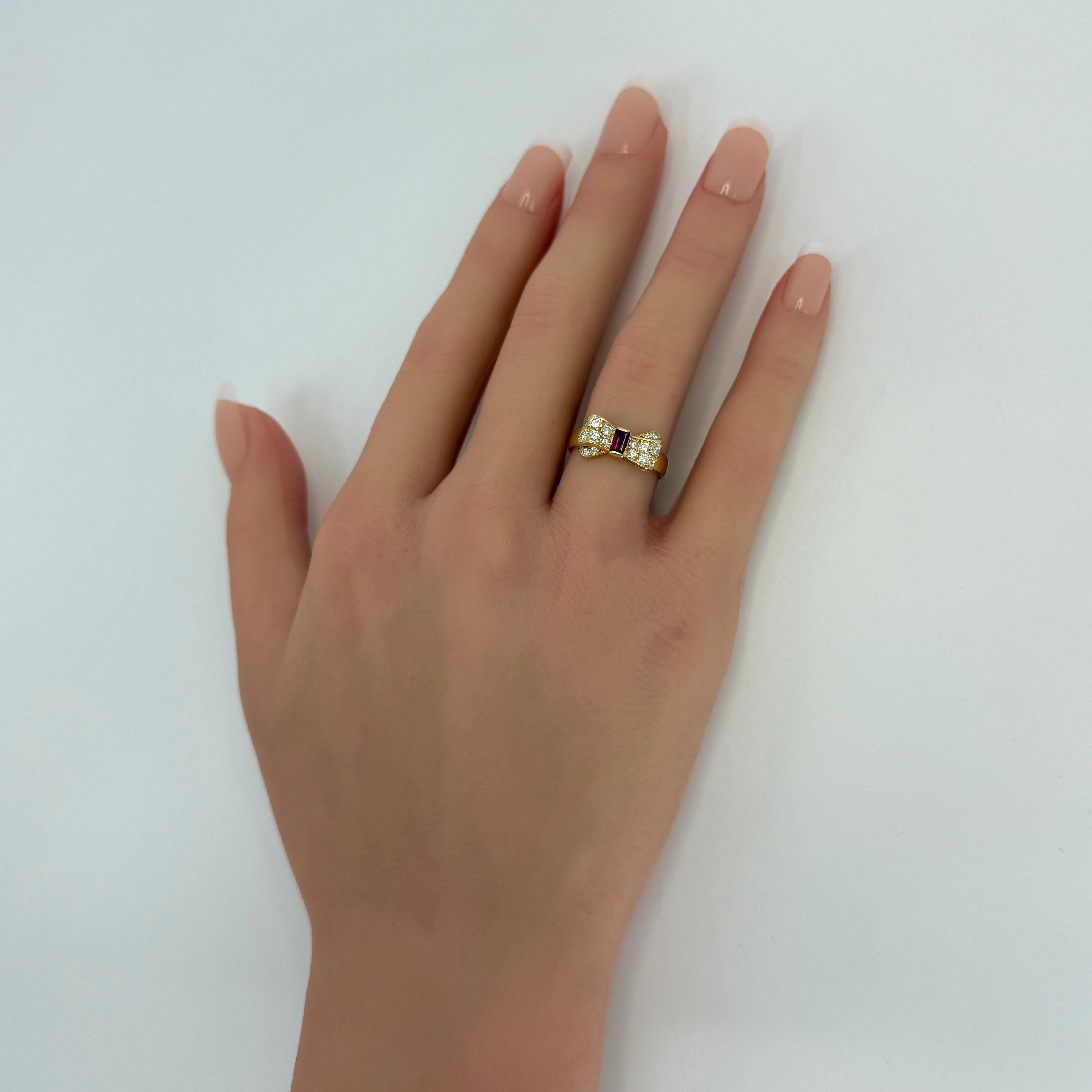 Rare Vintage Van Cleef & Arpels Ruby & Diamond Bow 18k Yellow Gold Cocktail Ring In Excellent Condition In Birmingham, GB