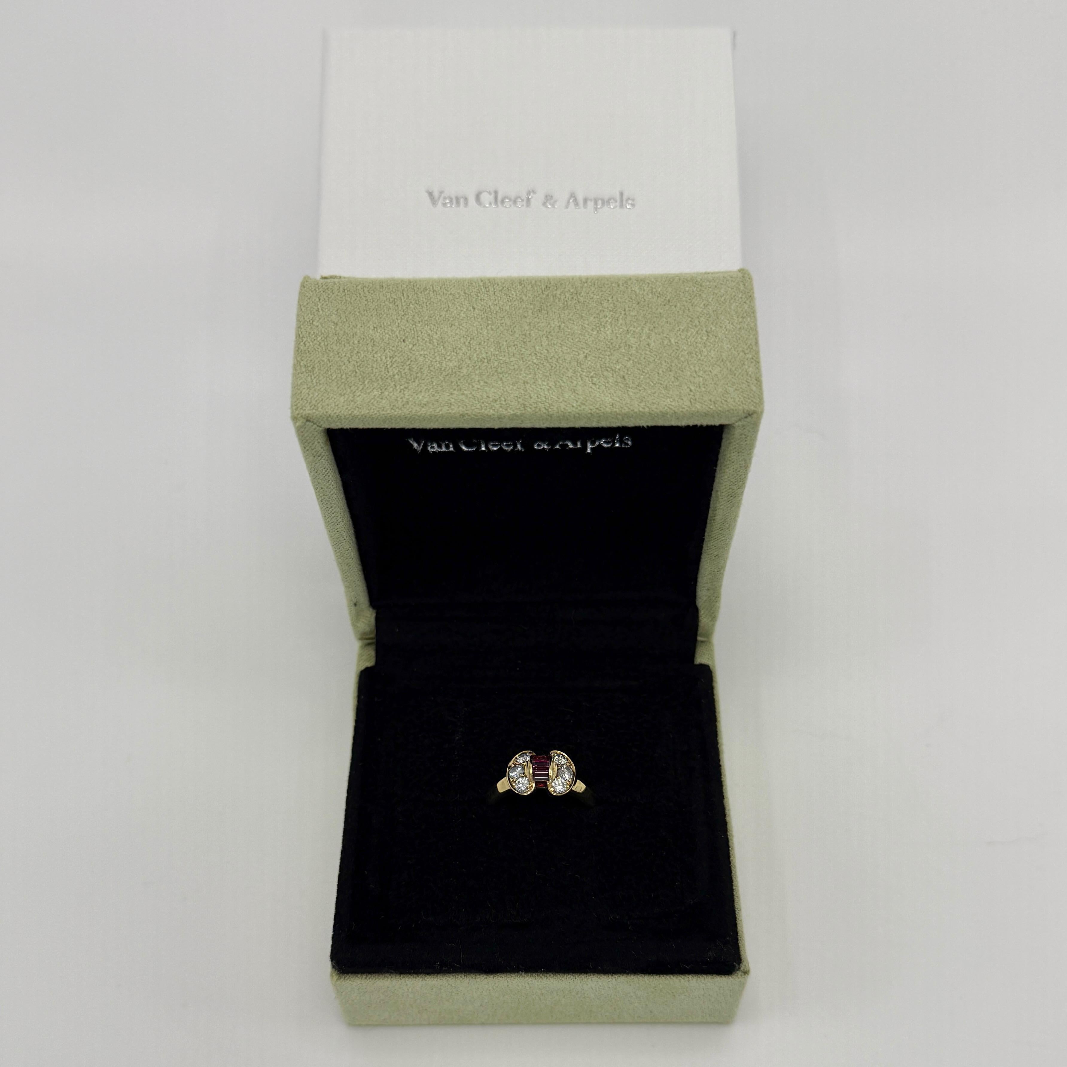 Rare Vintage Van Cleef & Arpels Ruby & Diamond Ribbon Bow 18k Yellow Gold Ring For Sale 4