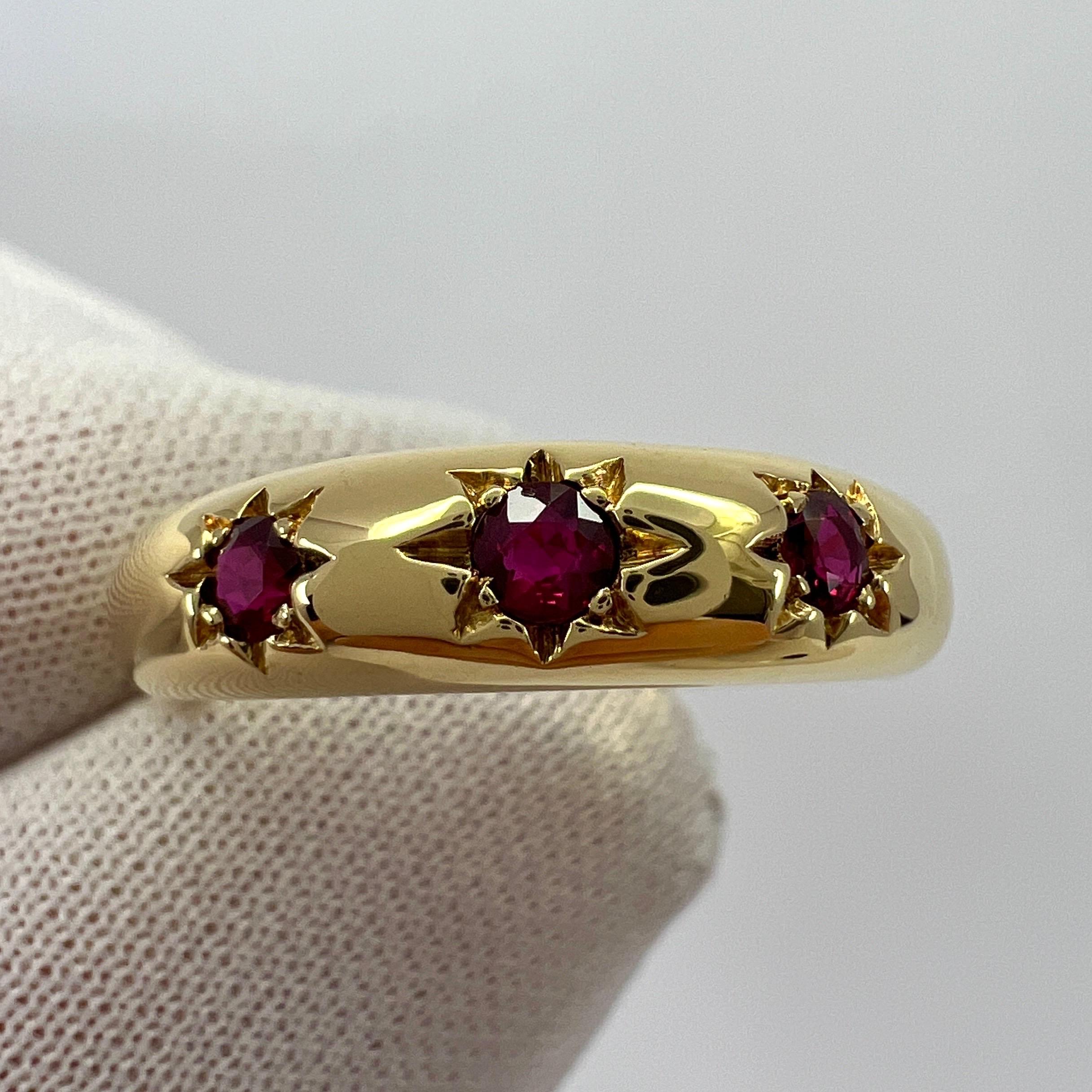 Women's or Men's Rare Vintage Van Cleef & Arpels Star Set Ruby 18k Yellow Gold Three Stone Ring For Sale