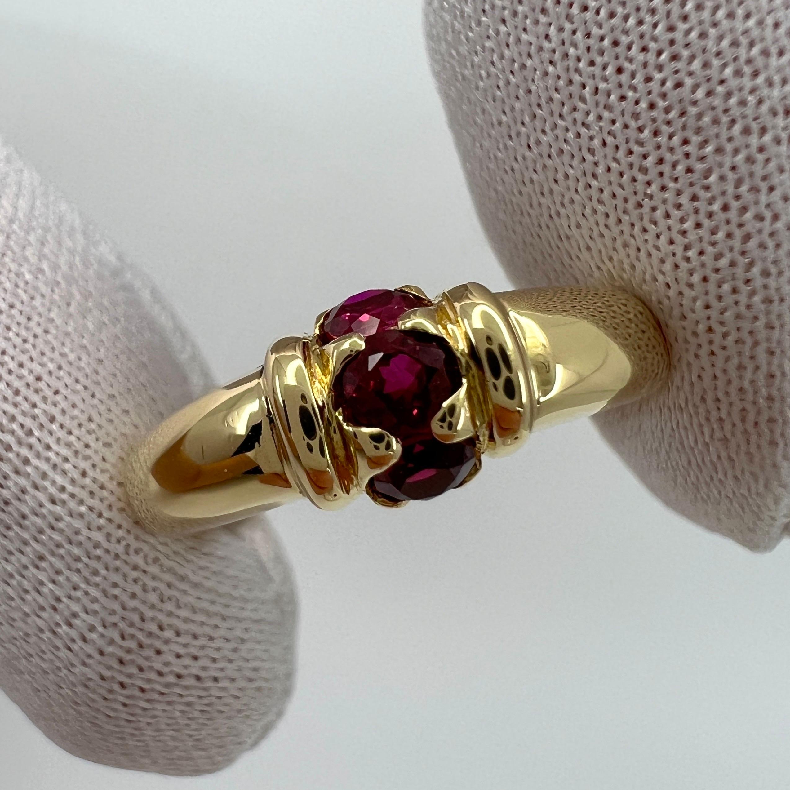 Seltener Vintage Van Cleef & Arpels Vivid Red Ruby Three Stone 18k Gelbgold Ring 6