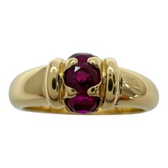 Seltener Vintage Van Cleef & Arpels Vivid Red Ruby Three Stone 18k Gelbgold Ring
