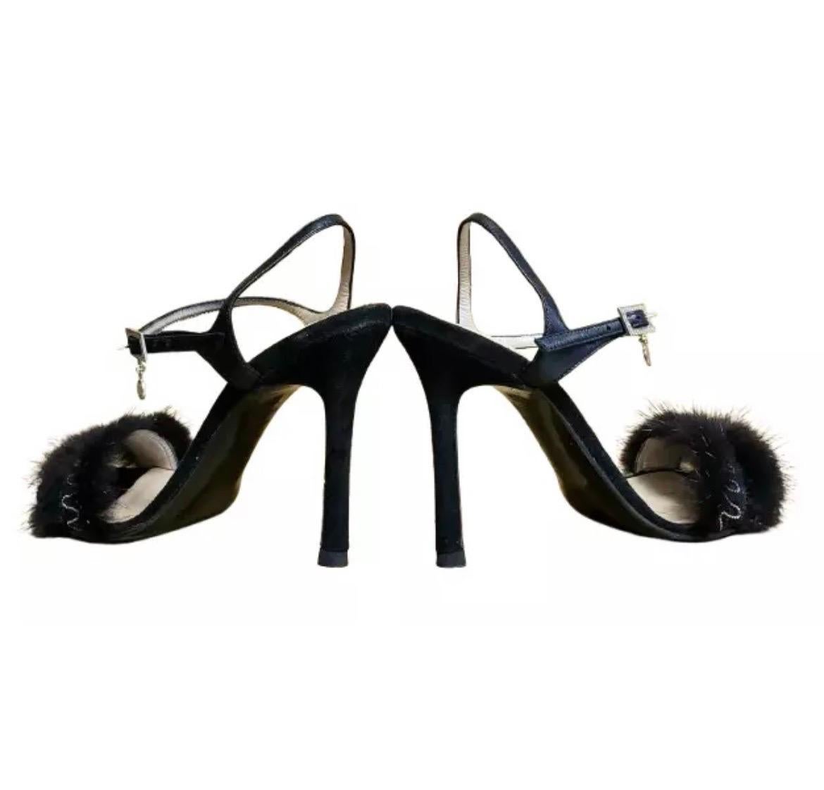 Versace Rare Sandales vintage noires en fourrure de vison Pour femmes en vente