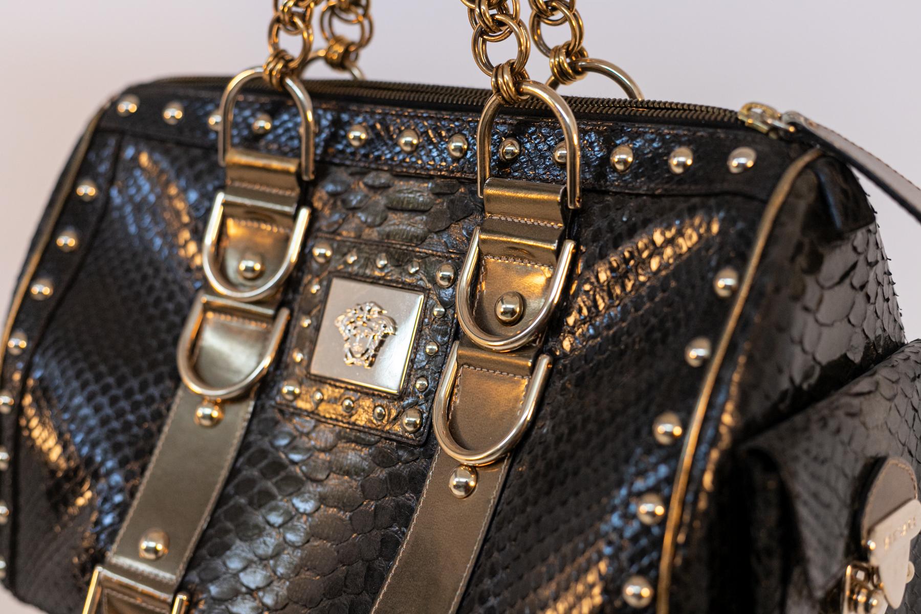 Seltene Vintage Versace Handtasche aus Leder Damen im Angebot