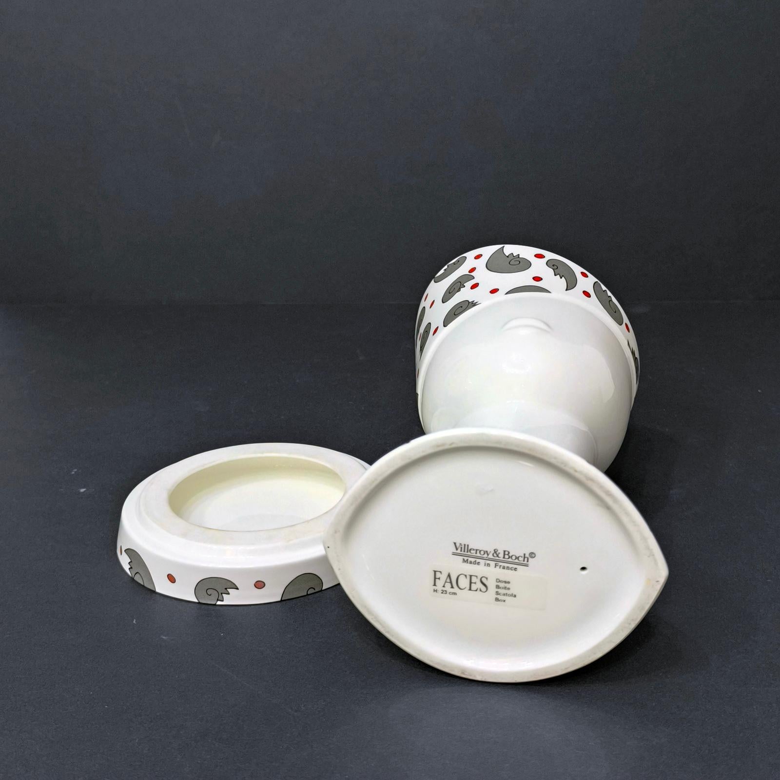 Porcelain Rare Vintage Villeroy & Boch Lidded Box of the Series Faces France, 1980s For Sale