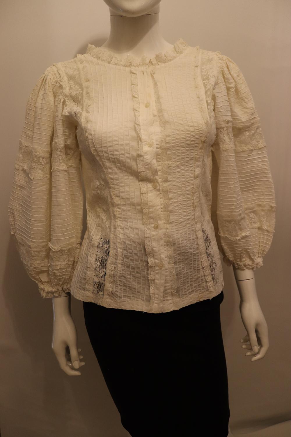 Women's Rare Vintage White Mexicana Blouse For Sale