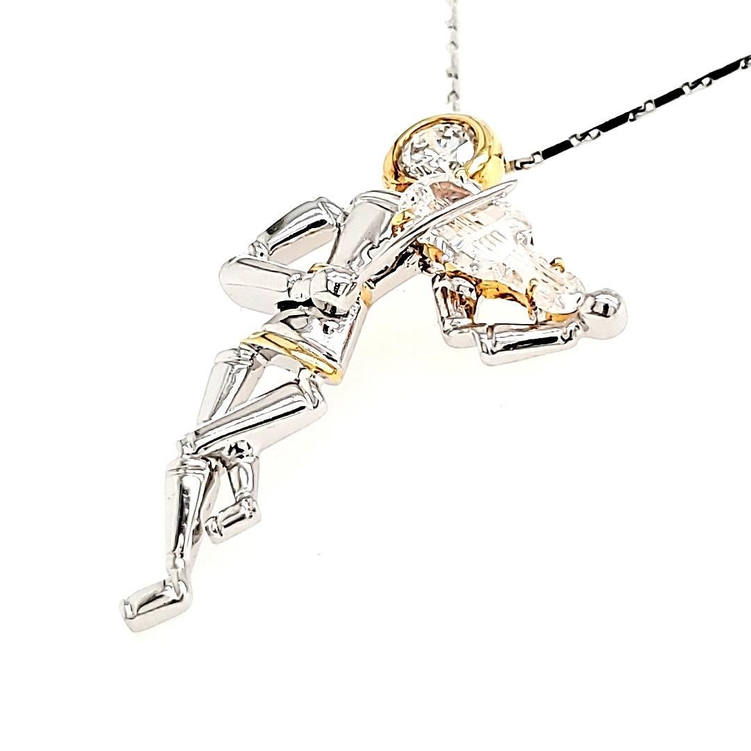 Rare pendentif en diamant Violin/Viola 

Avez-vous déjà vu un diamant taillé en forme de violon ? Et bien voici votre chance d'en posséder un ! 

Le violon de 0,59 cts a même des cordes taillées dans la pierre et est...  Brilliante, propre et