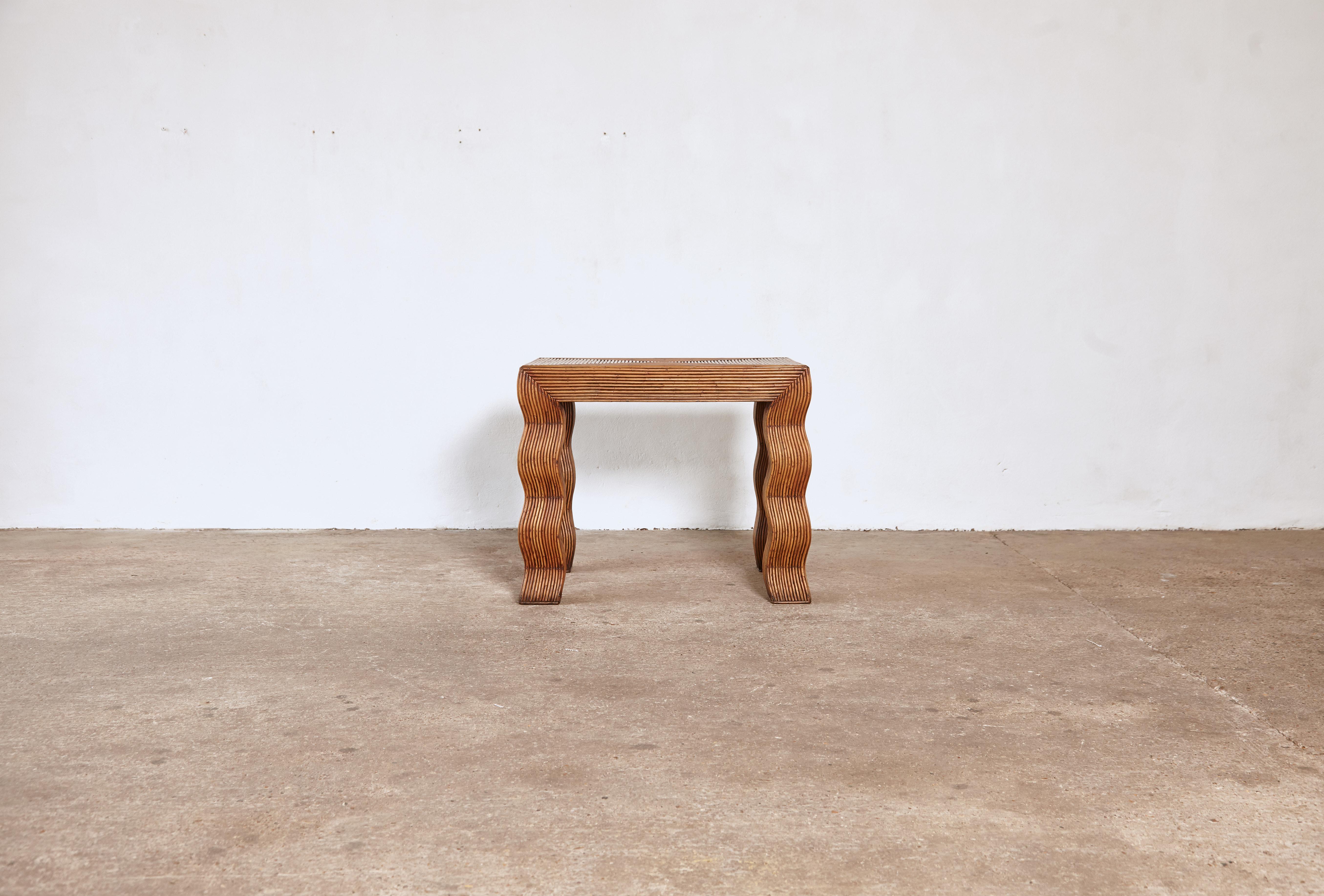 Une très rare table en rotin ondulé Vivai Del Sud, Italie, années 1970.