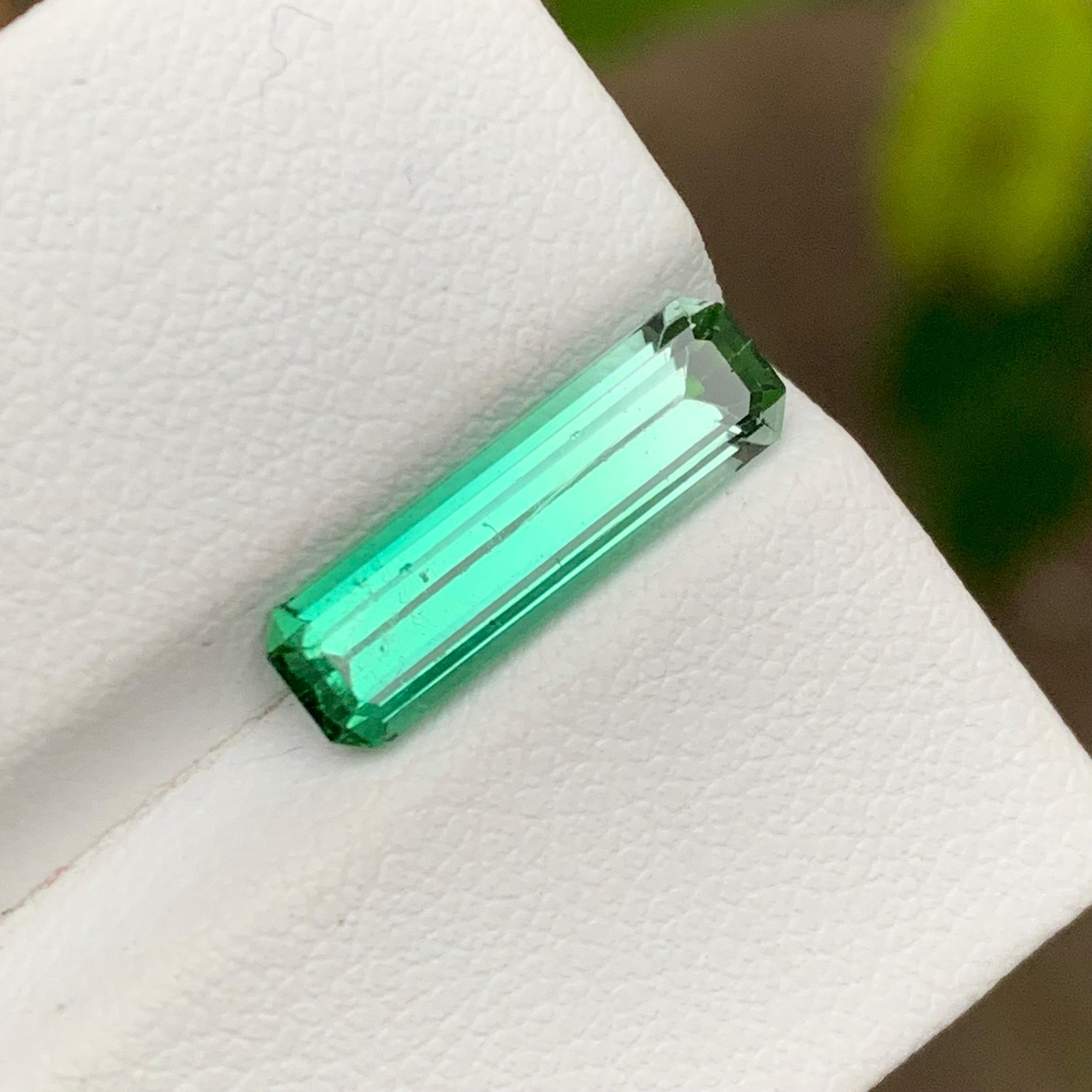 Rare Vivid Bluish Green Bicolor Tourmaline Gemstone 2.85 Ct Emerald Cut for Ring en vente 1