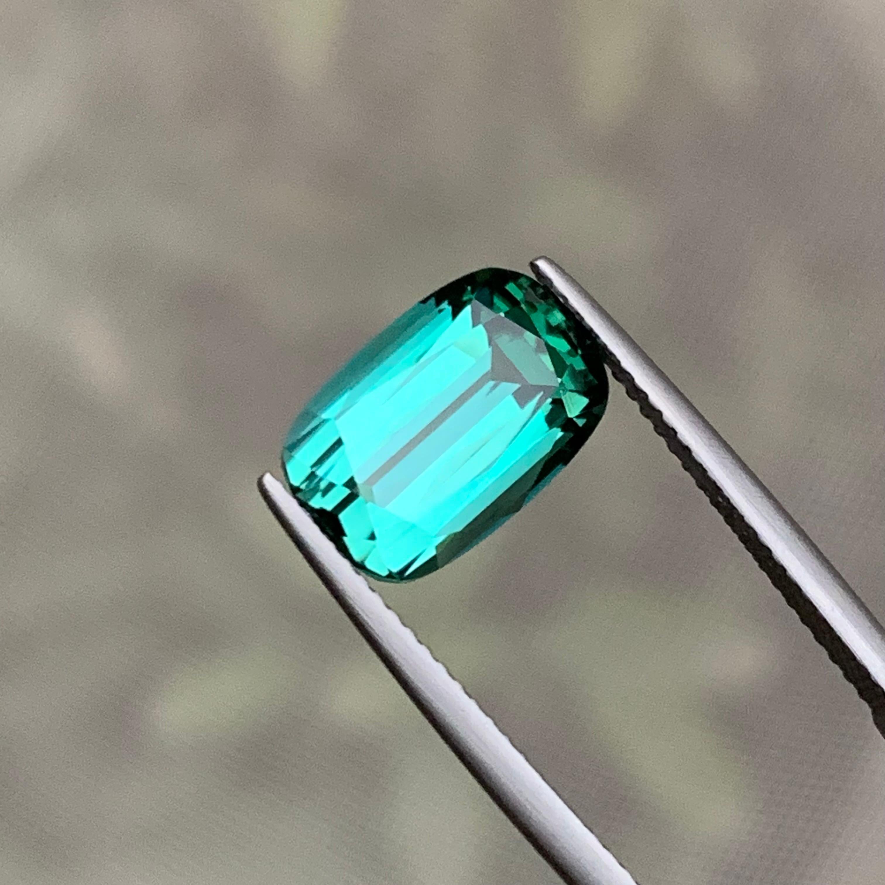 Rare Vivid Seafoam Natural Tourmaline Loose Gemstone, 5.55 Carat-Cushion Cut Afg Neuf - En vente à Peshawar, PK