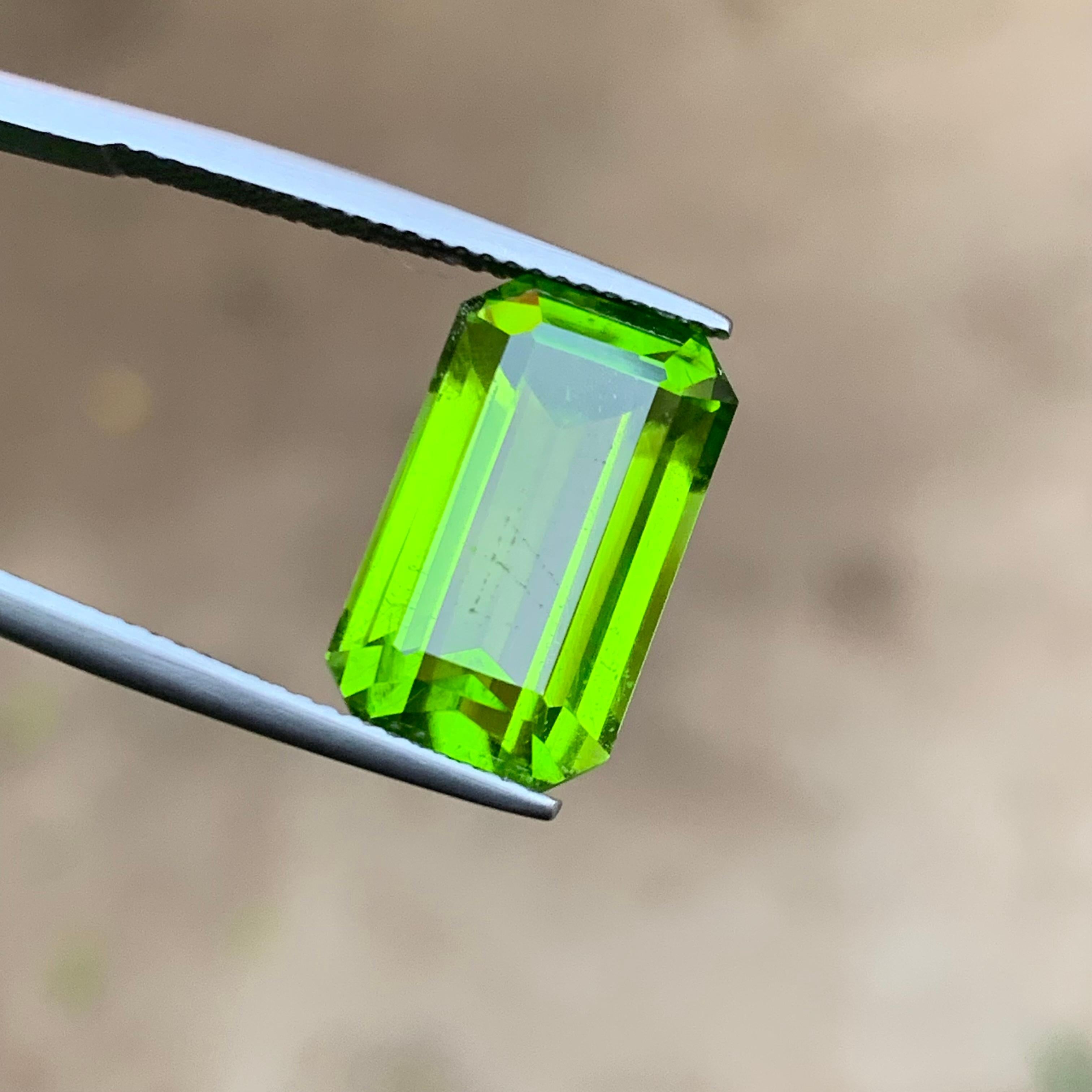 Rare Vivid Green Natural Peridot Ring Pendant Loose Gemstone 12.80Ct Emerald Cut For Sale 6