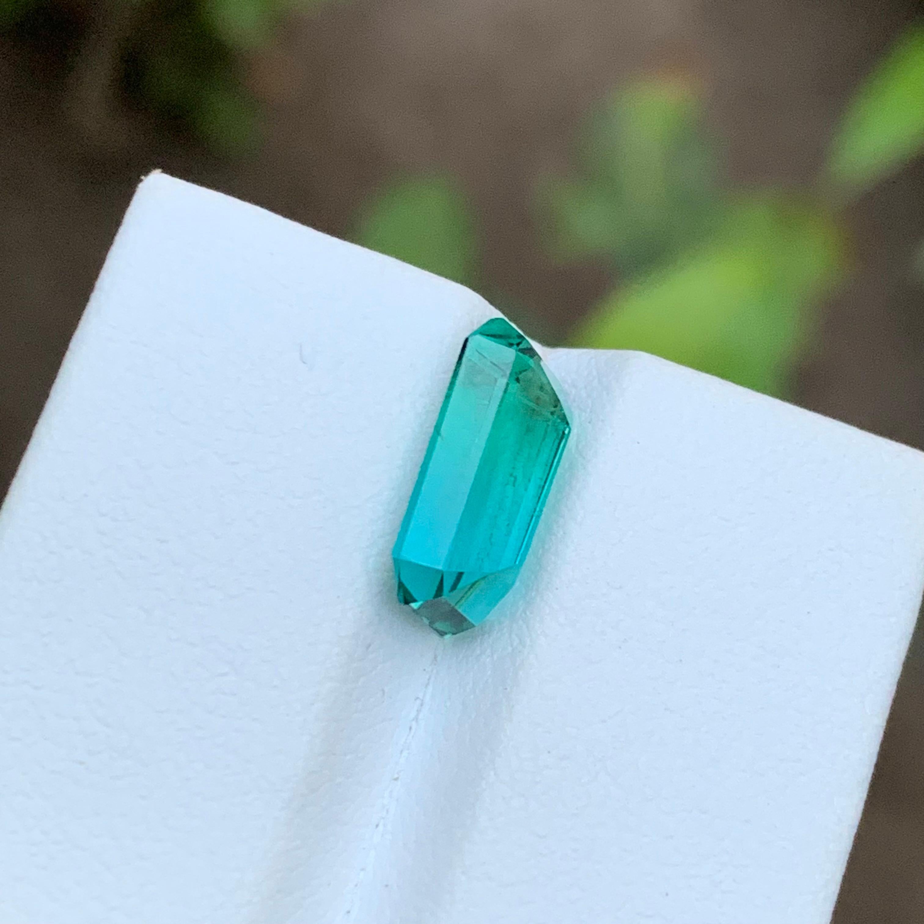 Vivid Lagoon Neon Bluish Green Tourmaline Gemstone 3.75 Ct Emerald Cut for Ring In New Condition In Peshawar, PK