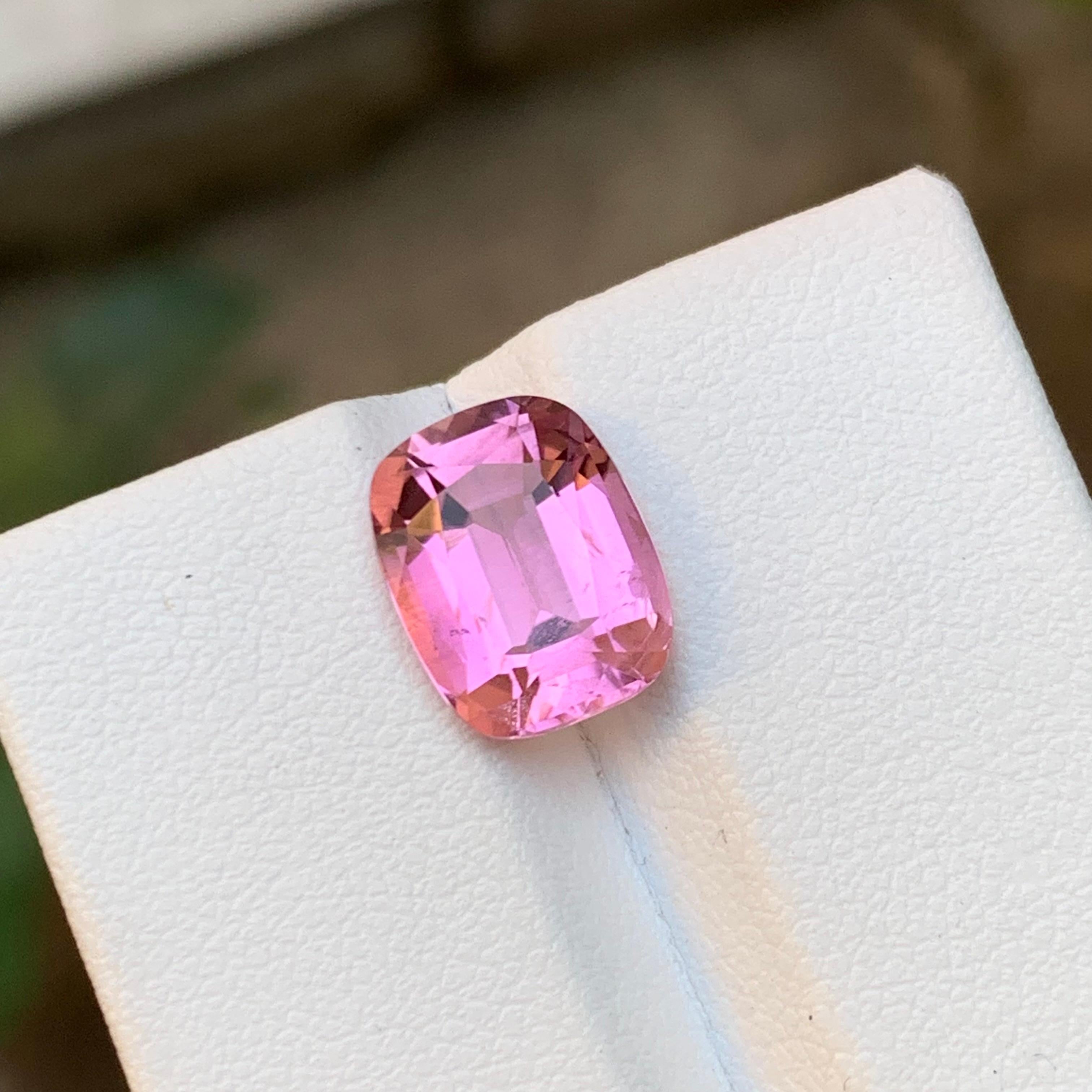 Rara gema de turmalina natural de color rosa vivo, 3,85 qt, talla cojín - Anillo de joyería en venta 5