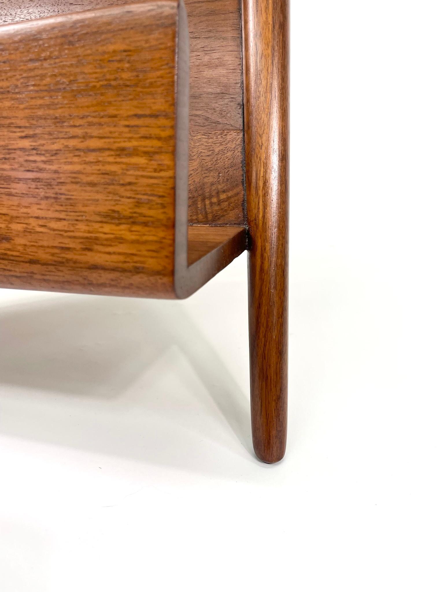 Rare Vladimir Kagan Atomic Occasional Walnut Side Table 4