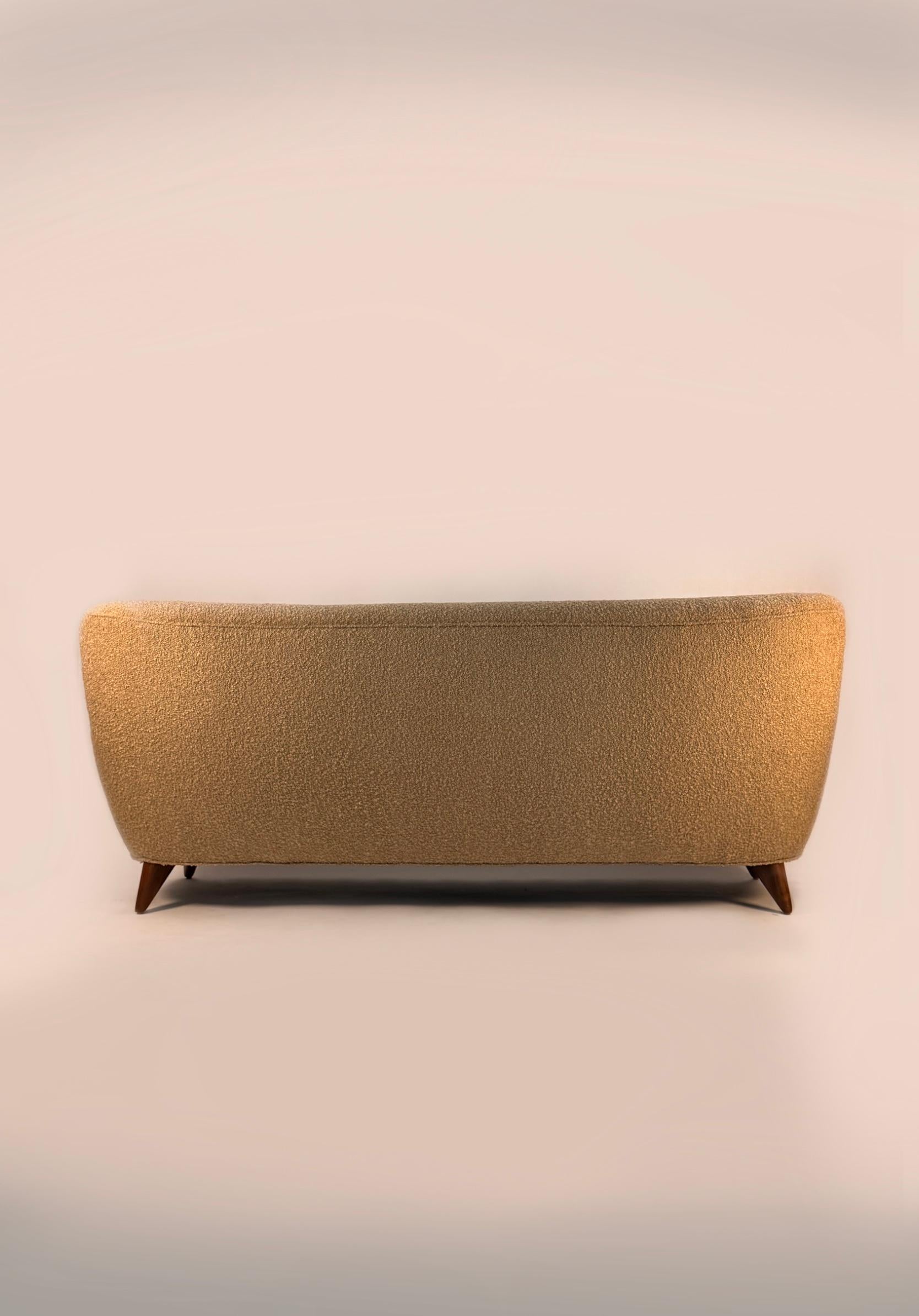Raro sofá barril Vladimir Kagan -  Circa 1950's en Bueno estado para la venta en San Diego, CA